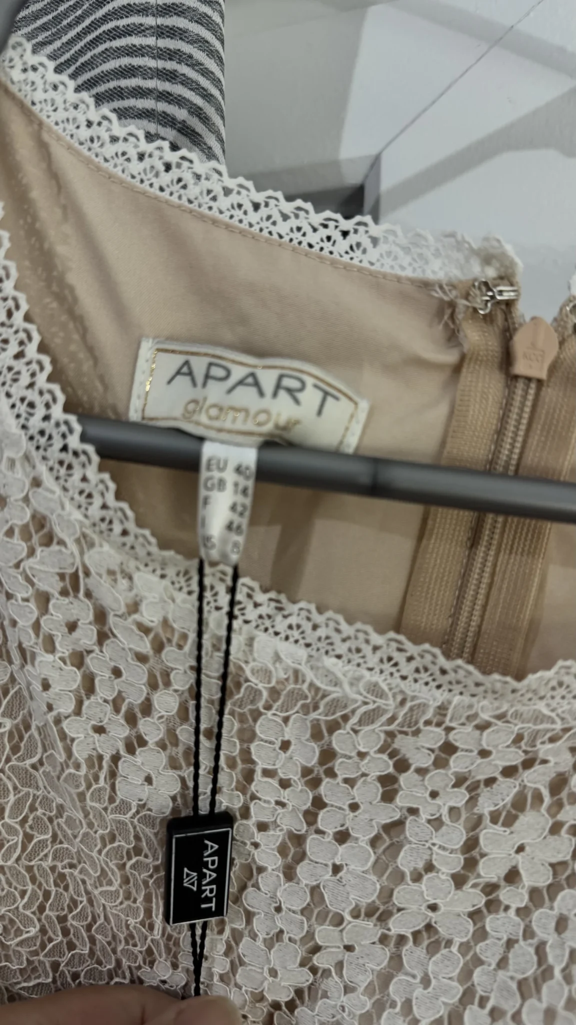 Image for Robe en dentelle blanche
