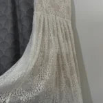 Thumbnail for Robe en dentelle blanche