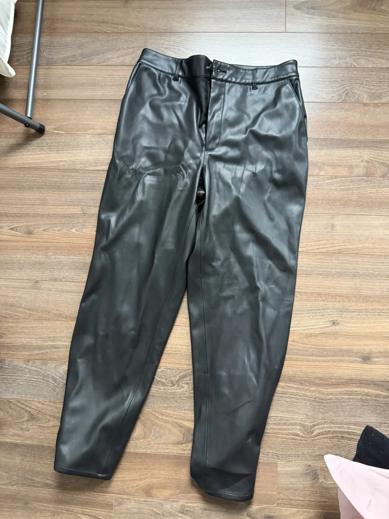 Featured image for Pantalon effet cuir