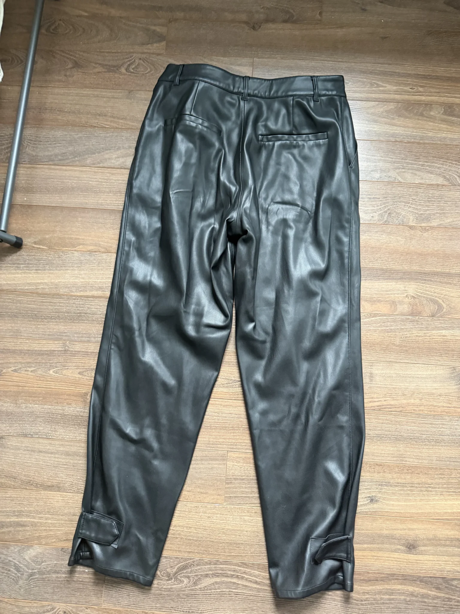 Image for Pantalon effet cuir