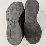 Thumbnail for Nike – Black and rose gold trainers