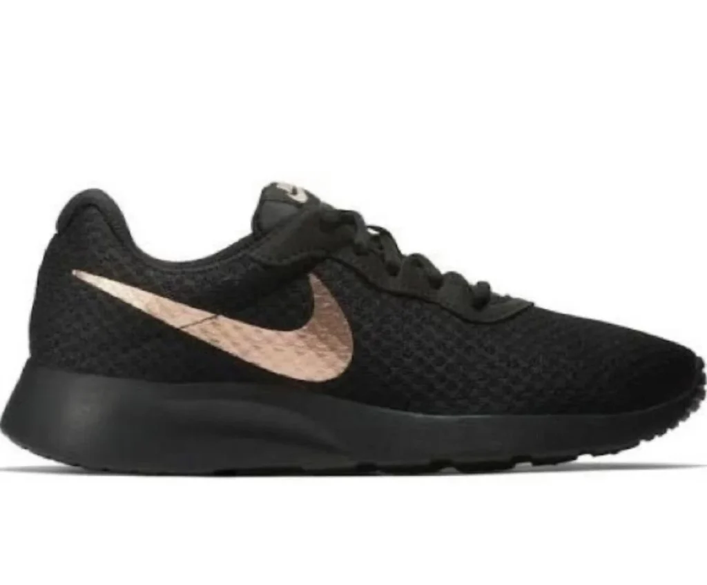 Image for Nike – Black and rose gold trainers