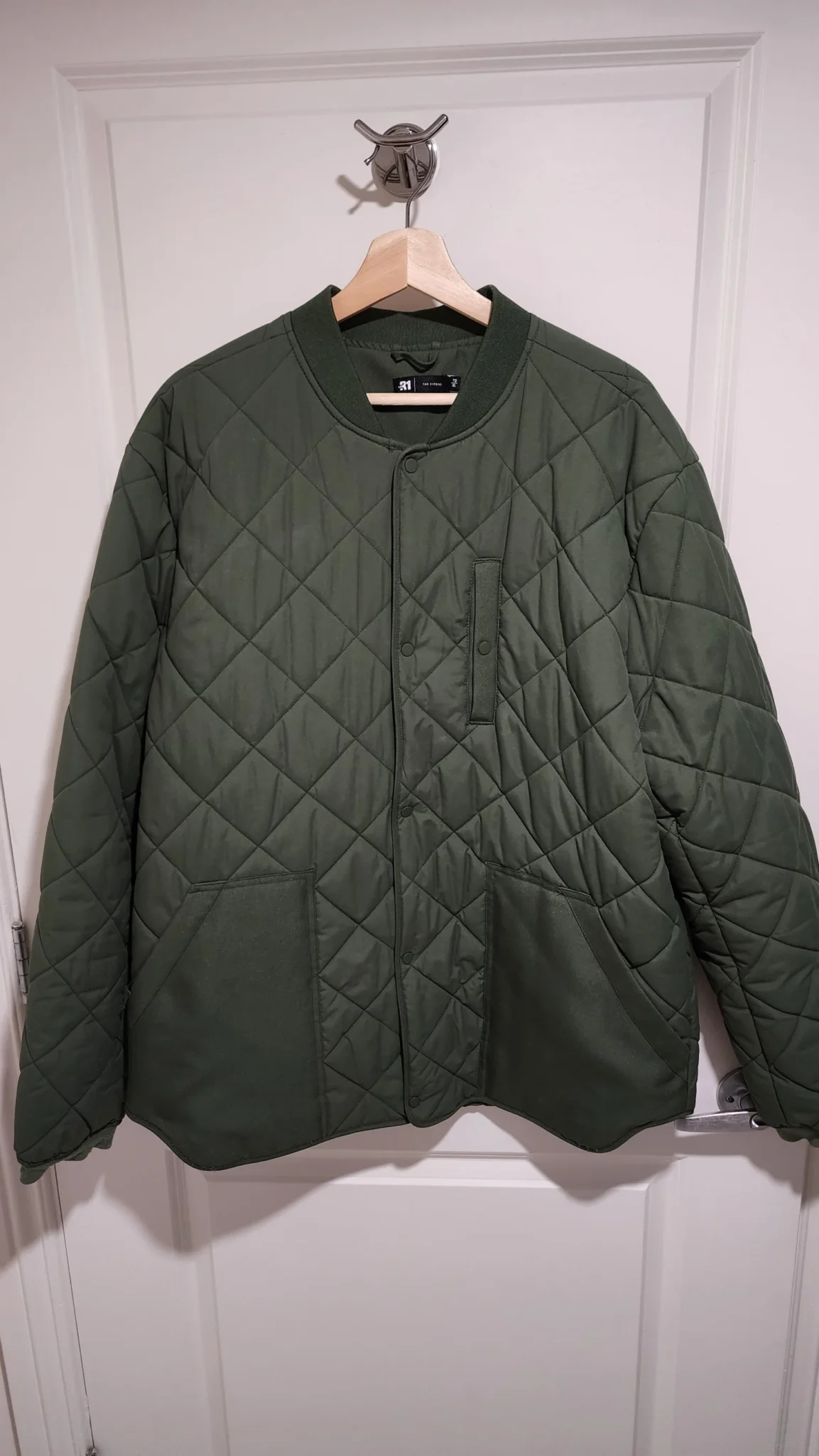 Featured image for Le 31 Diamond-Quilted Snap Bomber Jacket