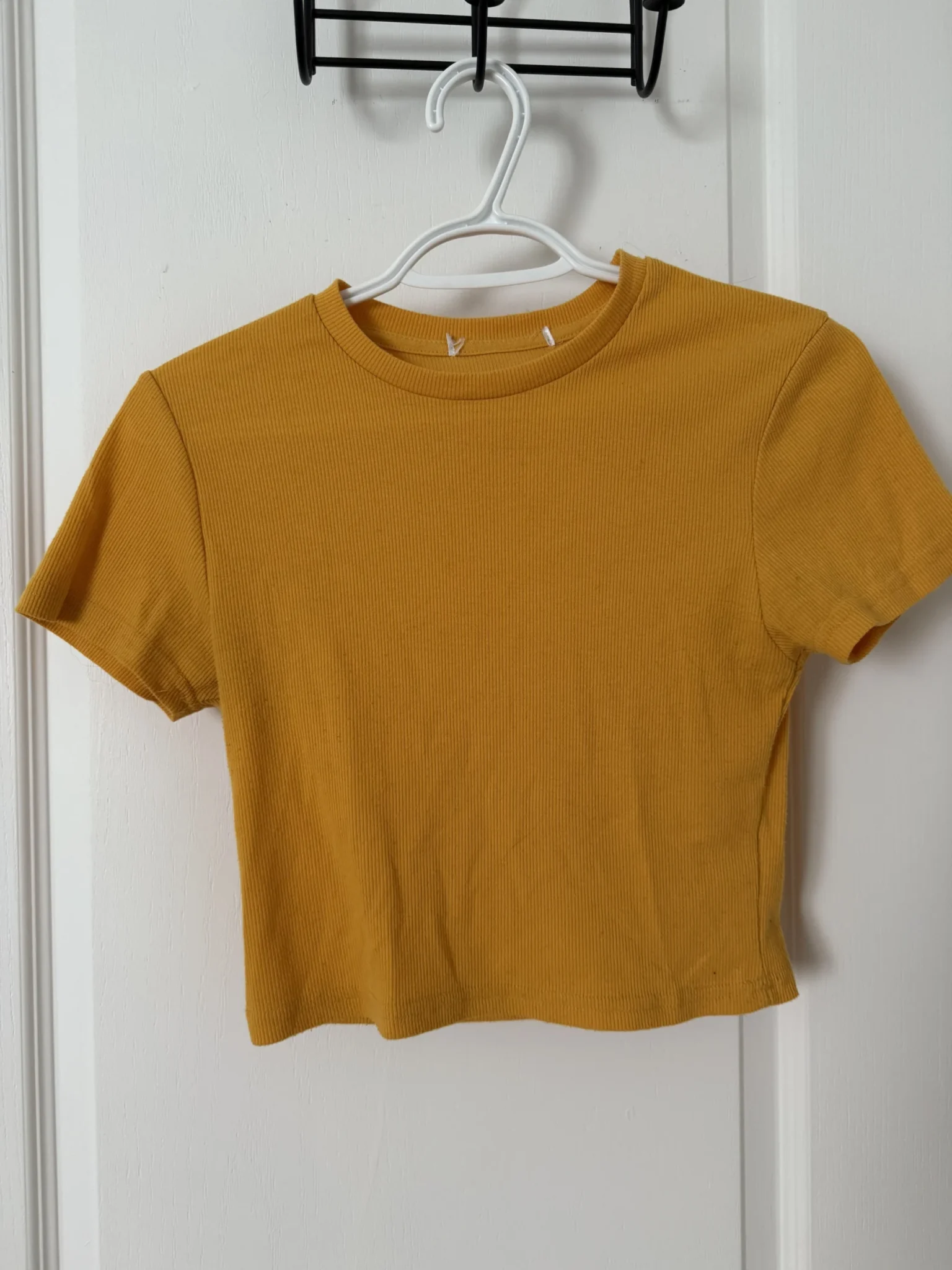 Featured image for T shirt court jaune