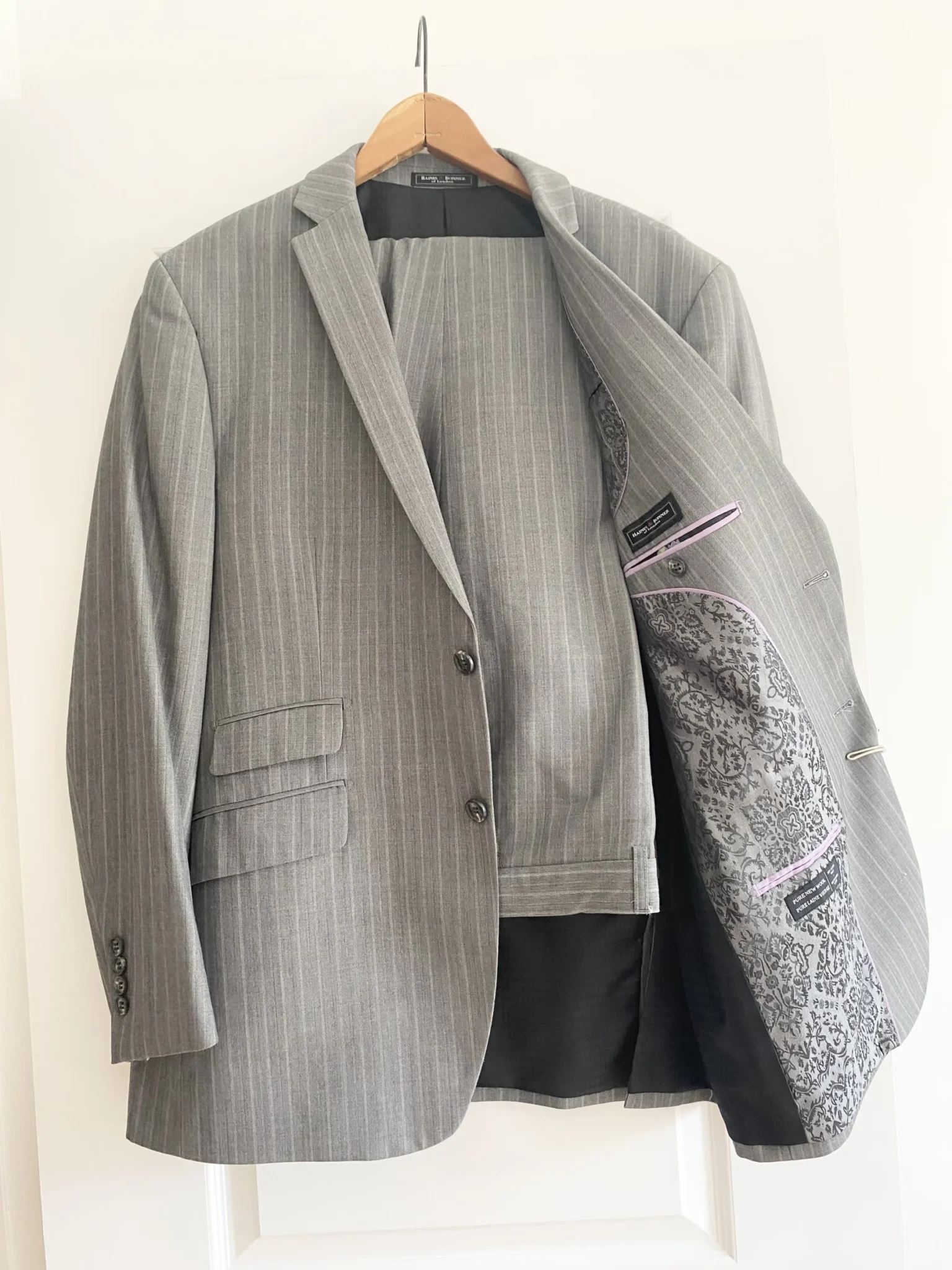 Featured image for Jacket and trousers set
