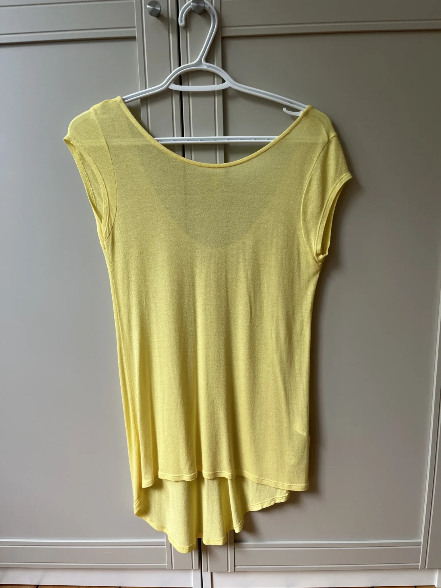 Featured image for T shirt Zara ouvert dans le dos