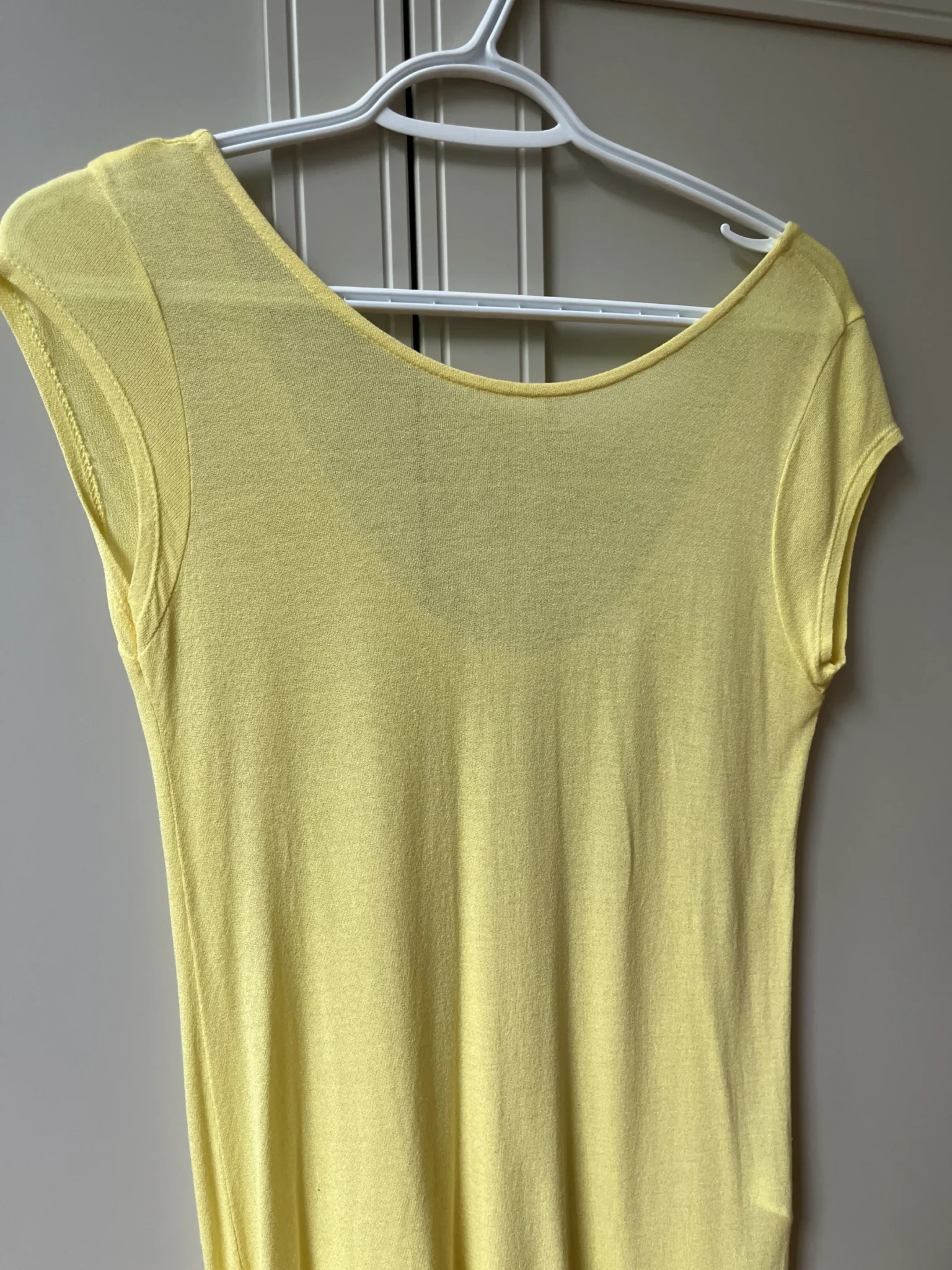 Image for T shirt Zara ouvert dans le dos