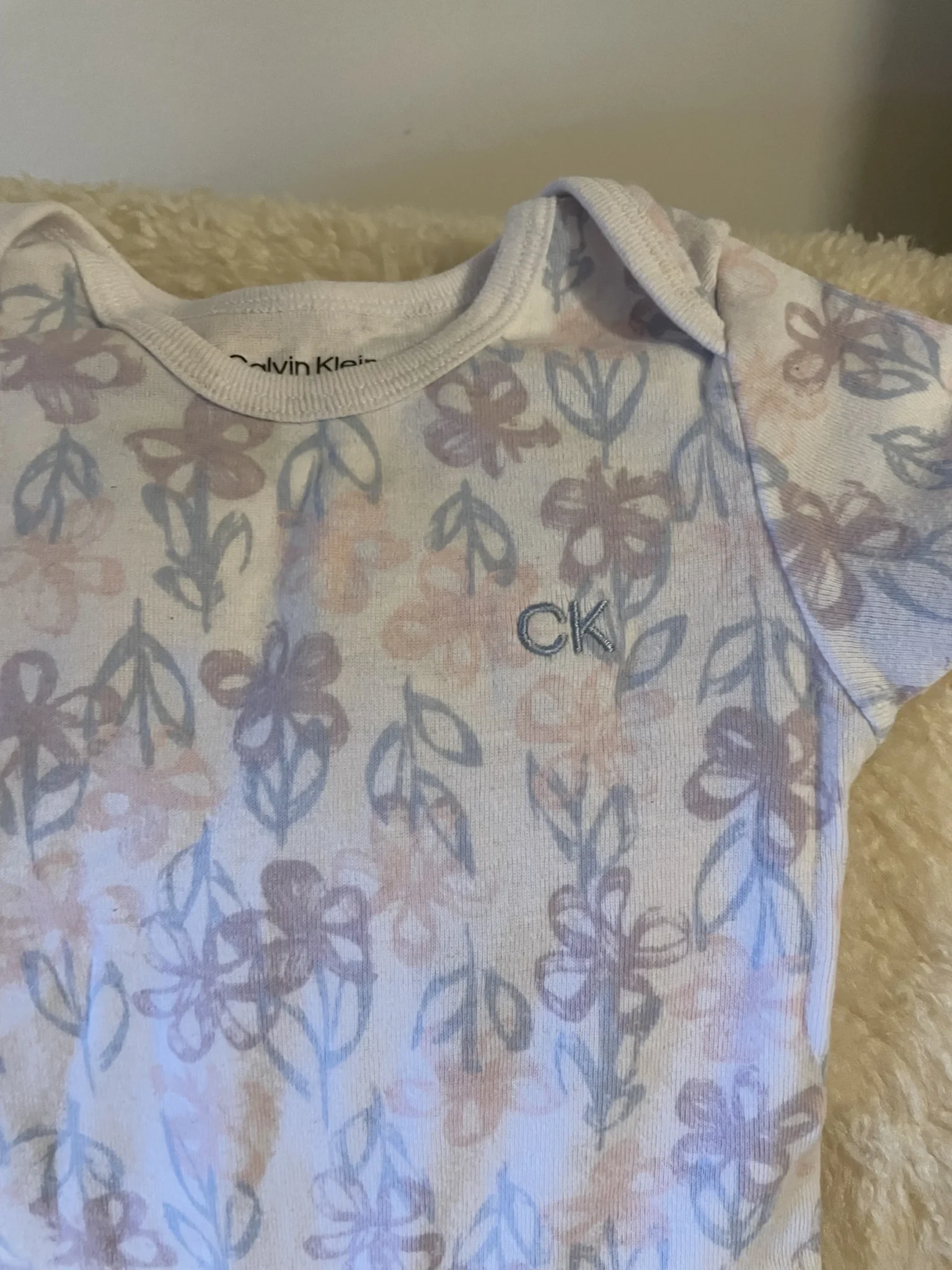 Featured image for Lightweight pyjama top 💯 made from super-soft cotton