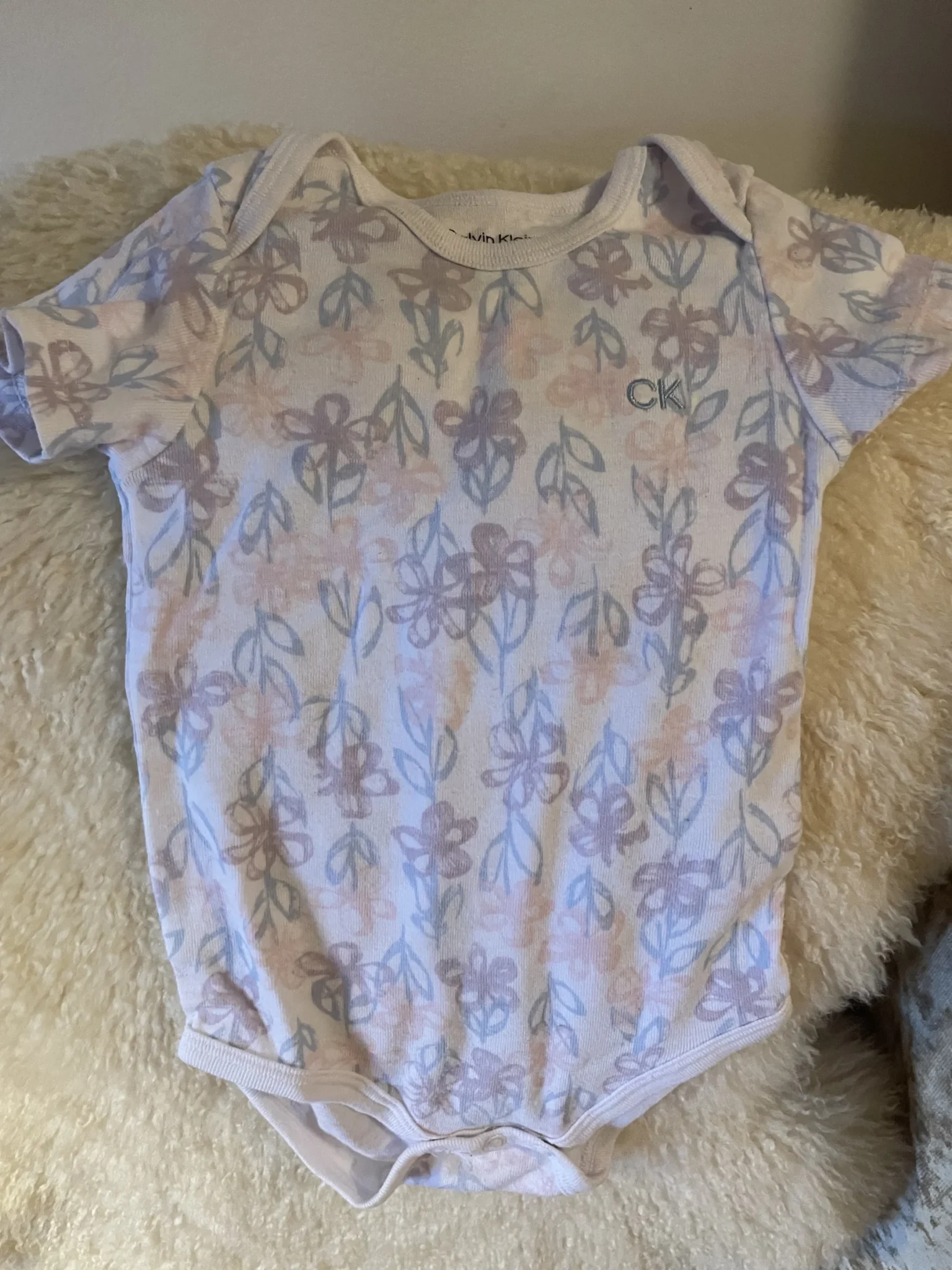Image for Lightweight pyjama top 💯 made from super-soft cotton