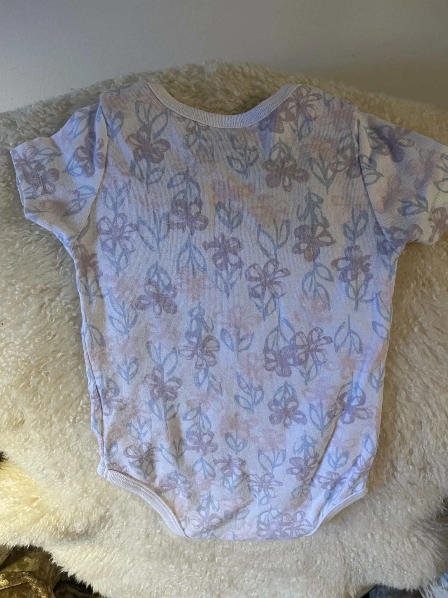 Image for Lightweight pyjama top 💯 made from super-soft cotton