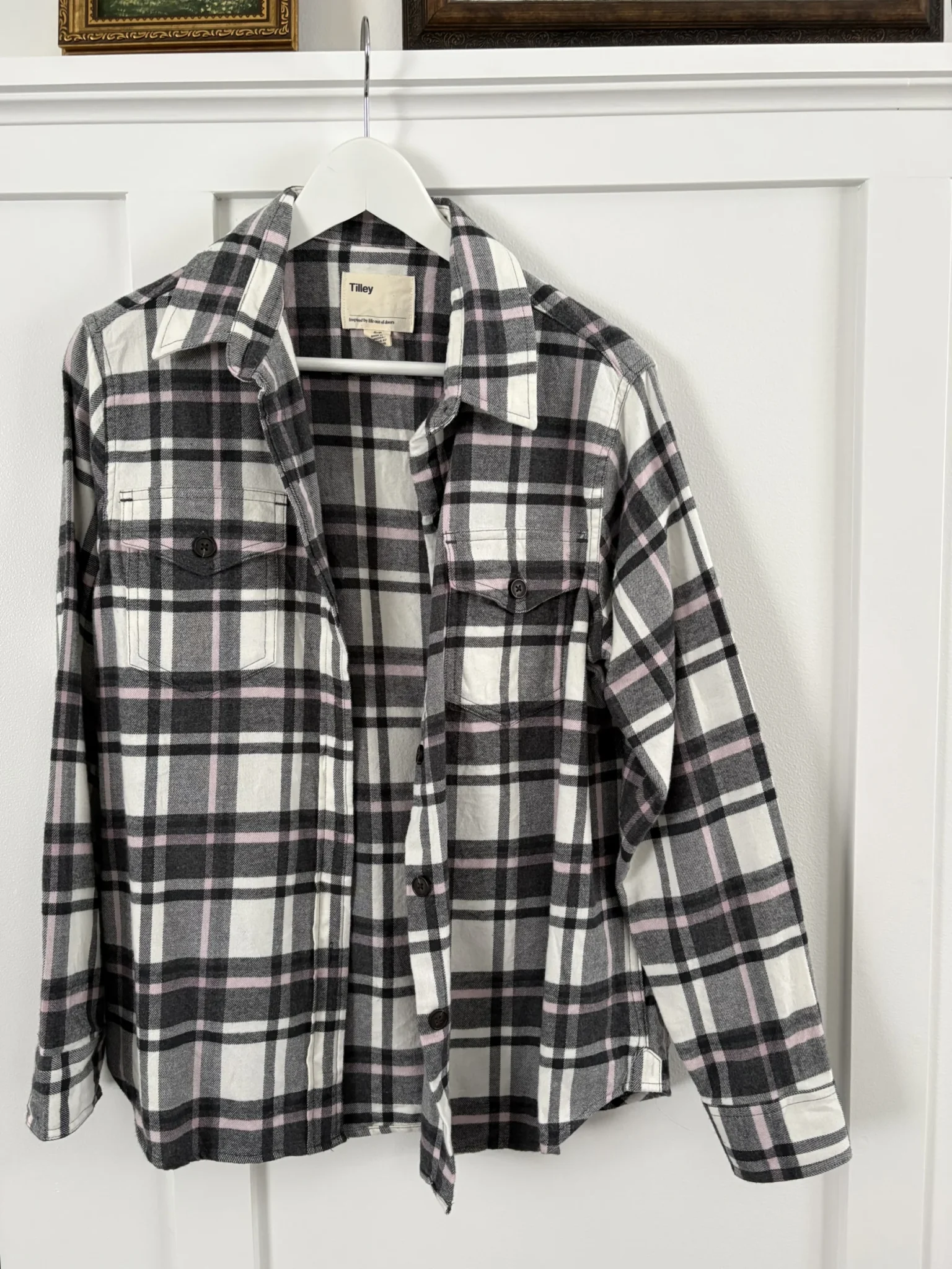 Featured image for Chemise à carreaux Tilley