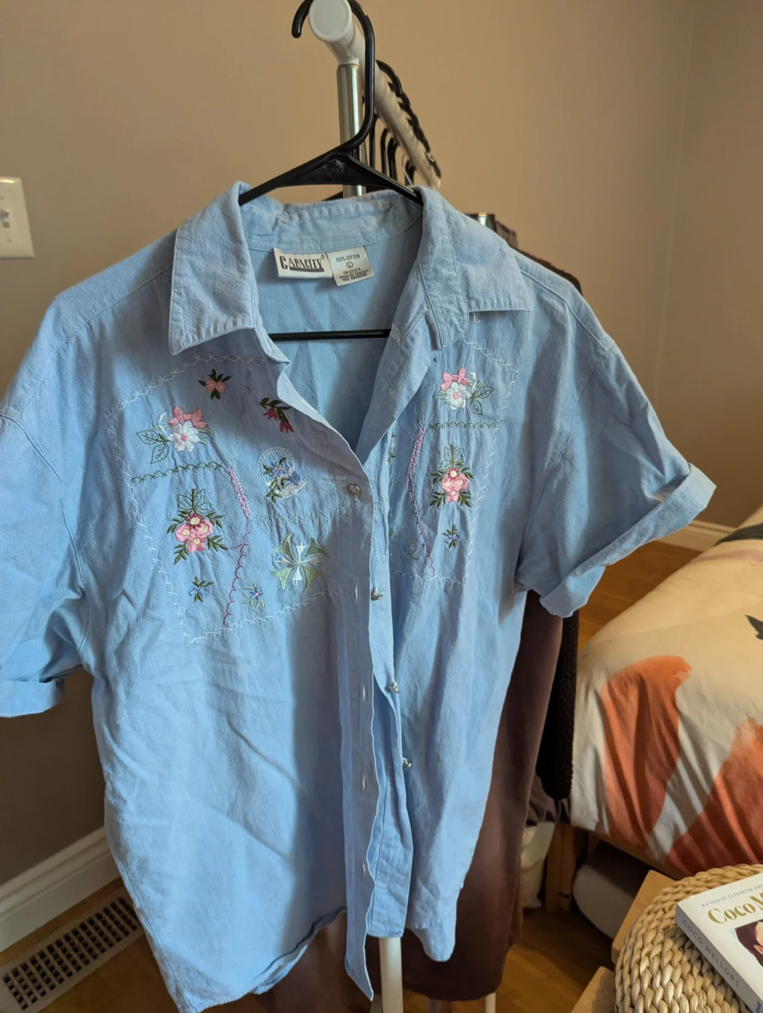 Featured image for Chemise vintage avec broderies