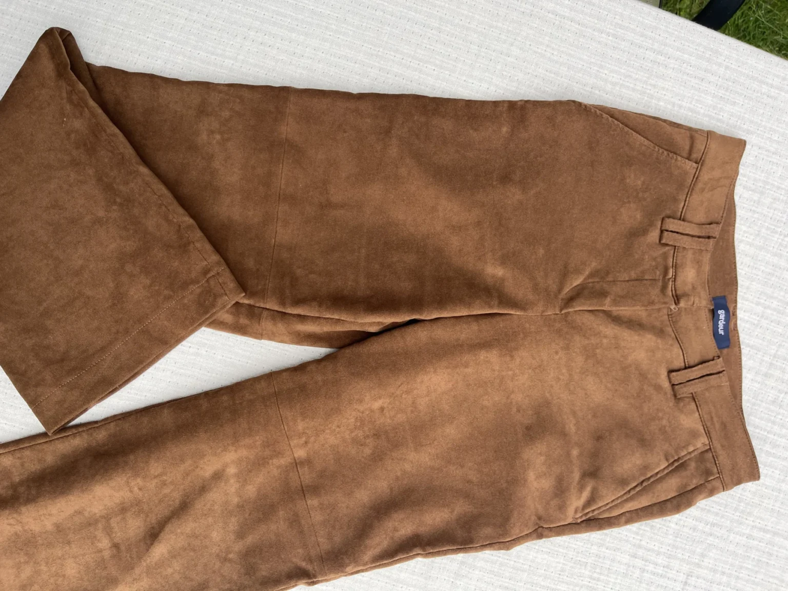 Featured image for Pantalon Gadeur effet suède couleur Camel
