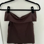 Featured thumbnail for Blouse à épaules dénudées