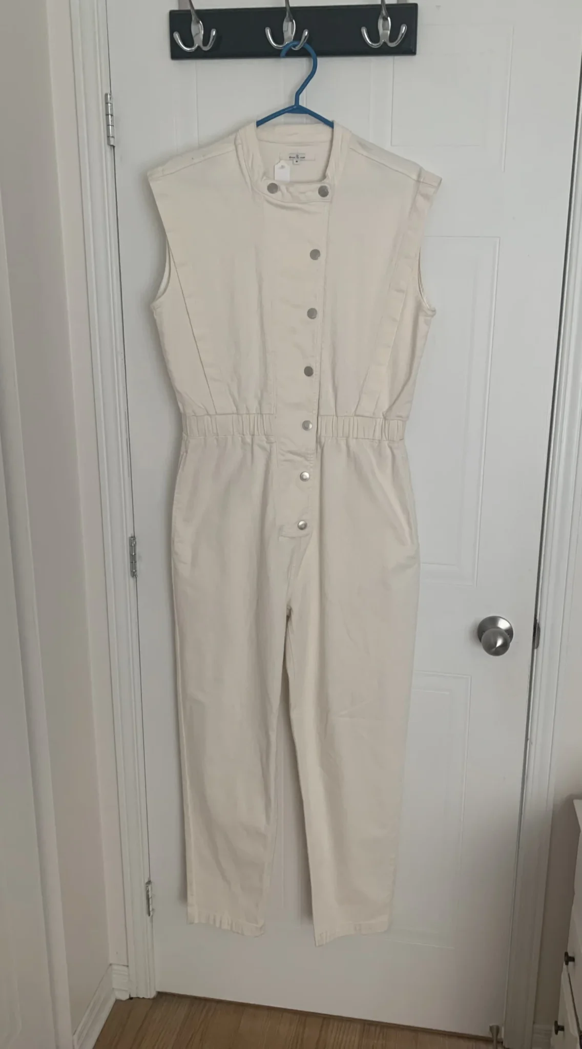 Featured image for Jumpsuit en jeans sans manches - neuf