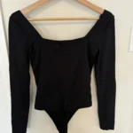 Thumbnail for Body à encolure carrée Aritzia – Noir