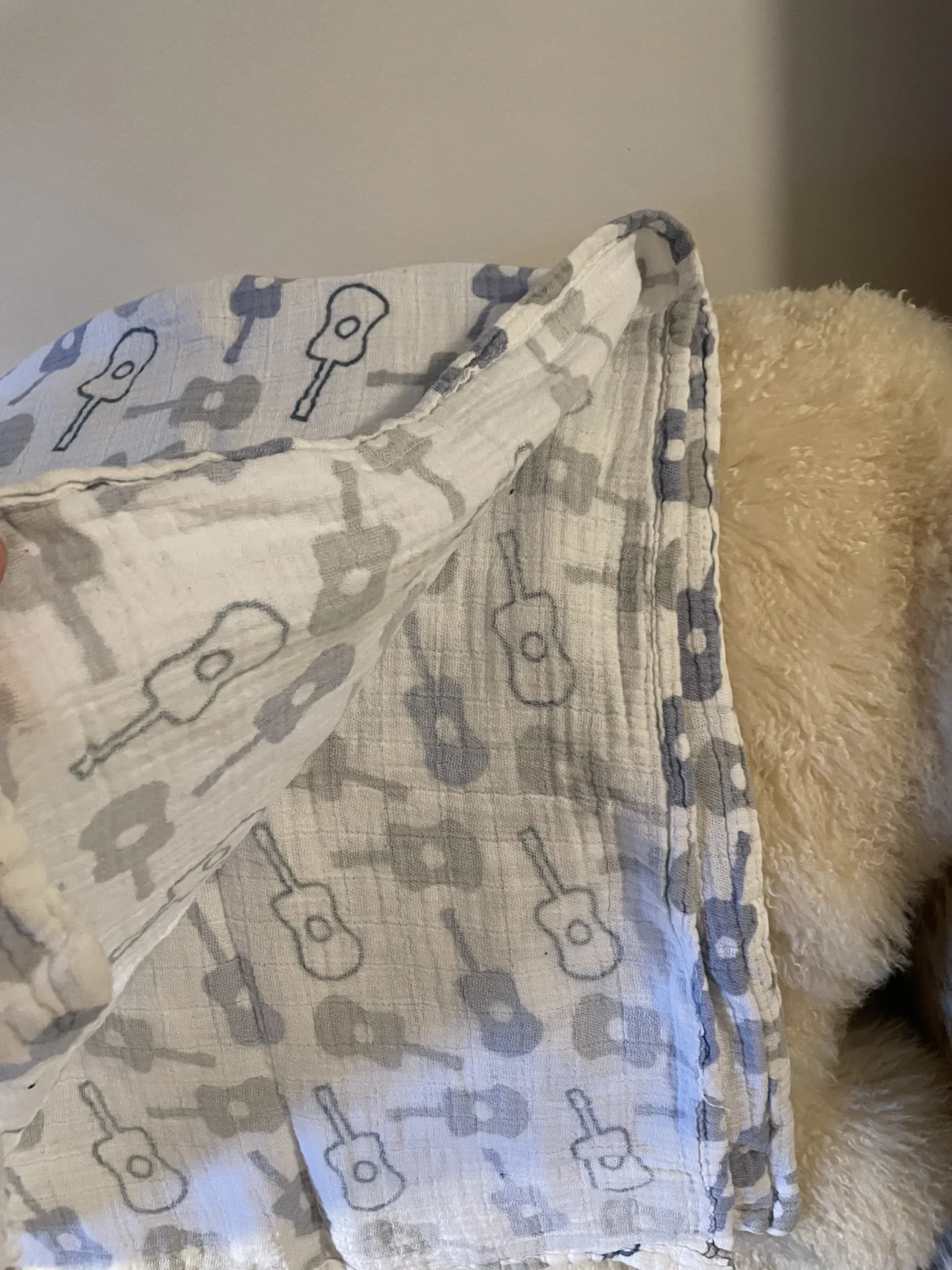 Image for Lightweight unisex baby blanket for newborns