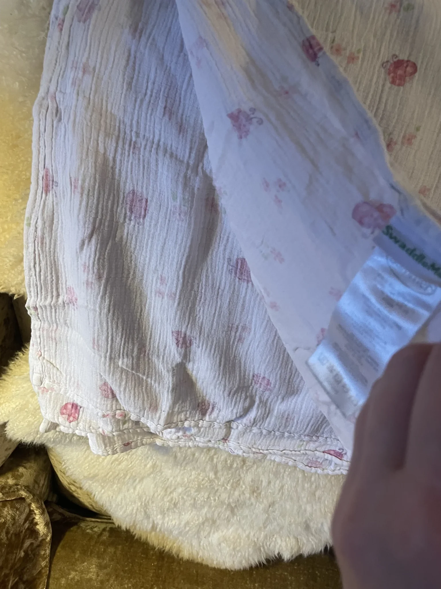 Image for Ultra-lightweight floral blankets