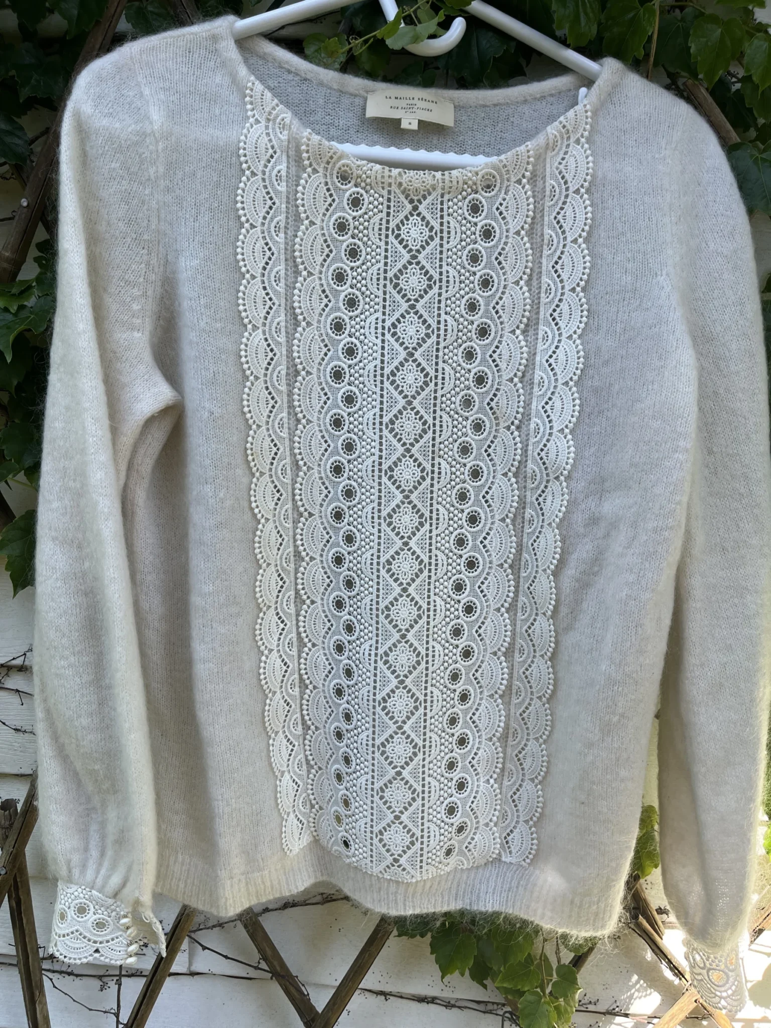 Featured image for Pull Sézane en mohair et dentelle