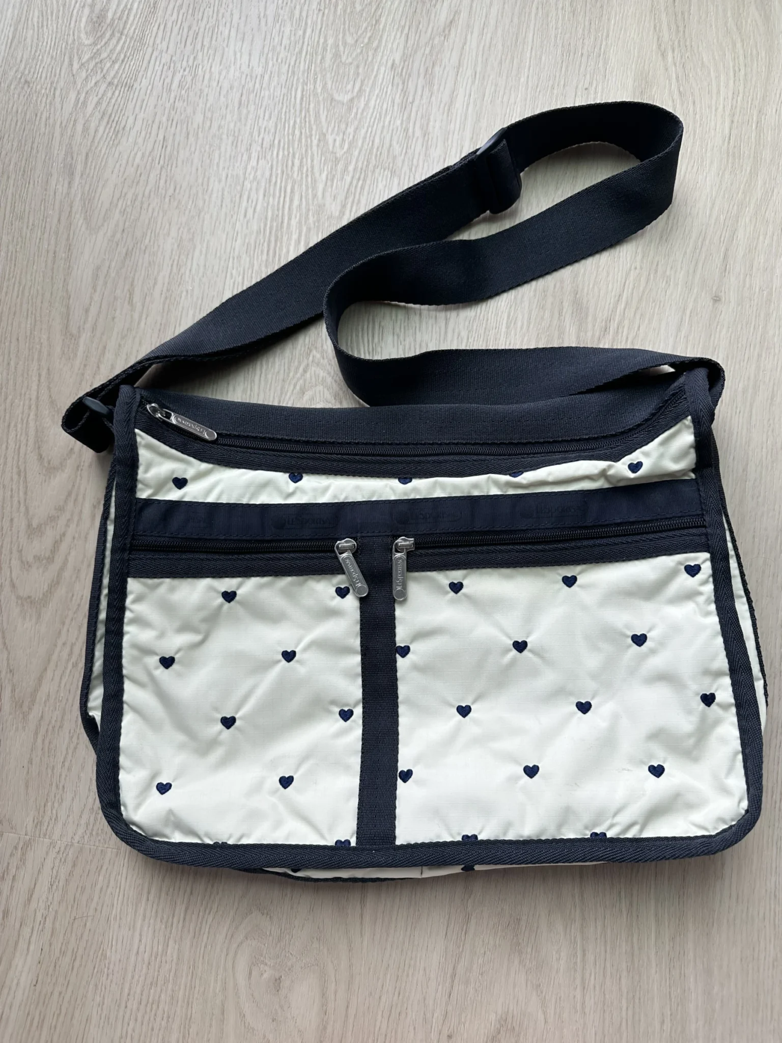 Featured image for LeSportSac Deluxe Everyday Bag Hearts