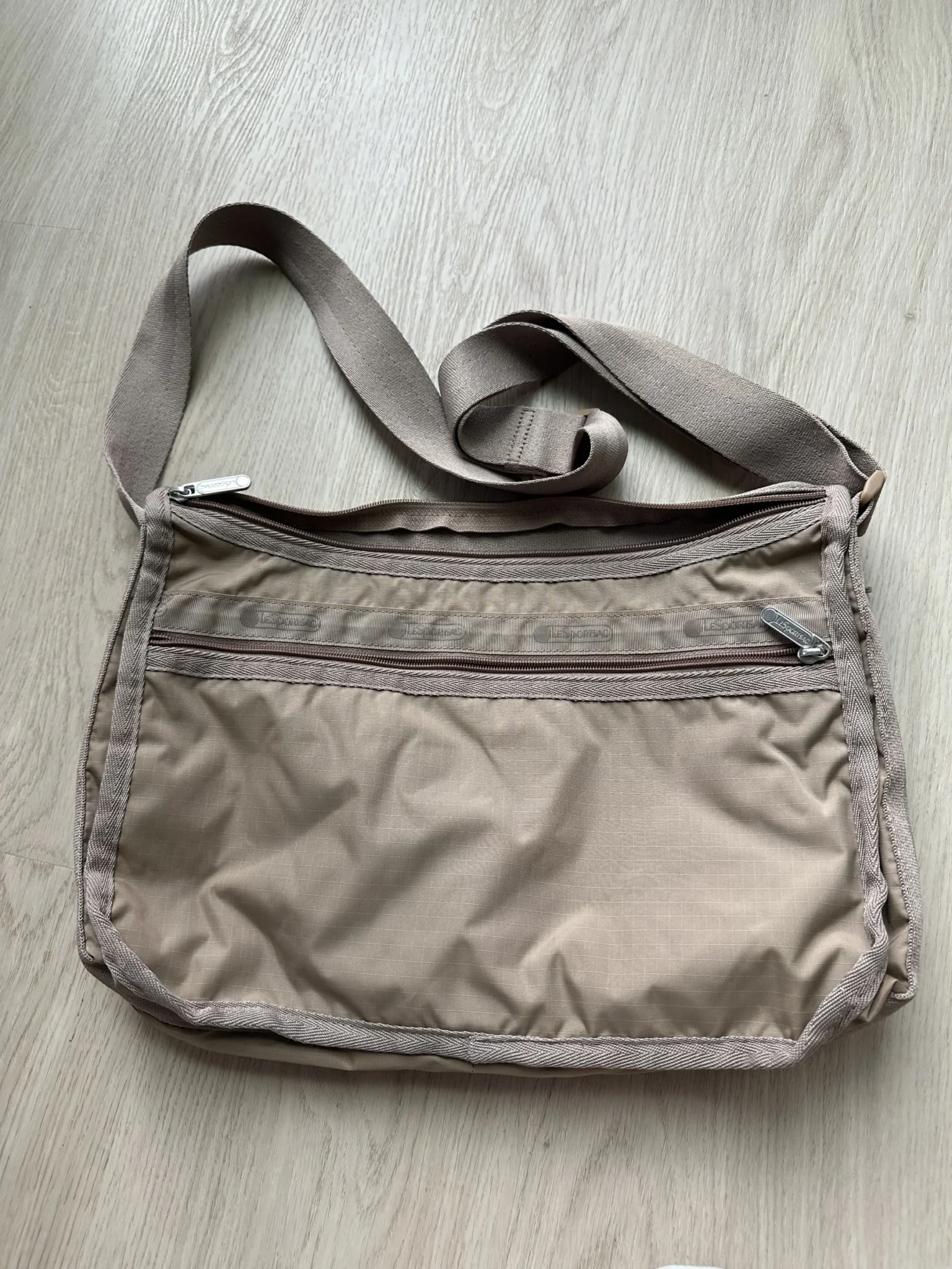 Image for LeSportSac Deluxe Everyday Bag Taupe