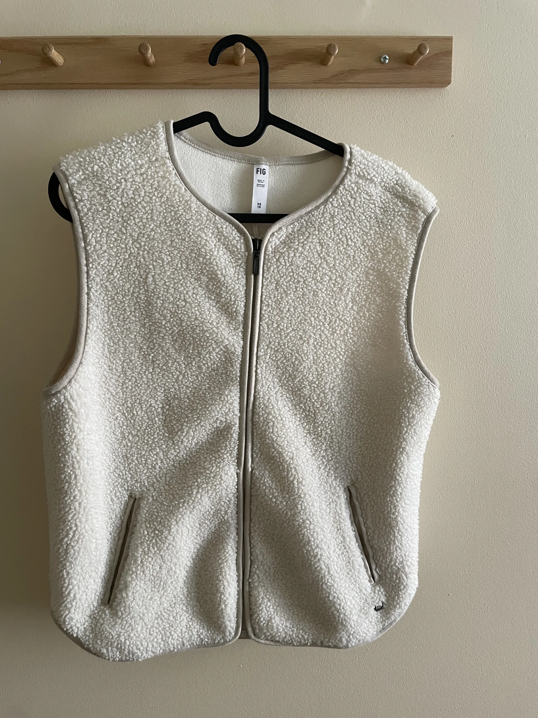 Veste Iclyn de la marque FIG Clothing - Couleur Pearl *Autre seconde main