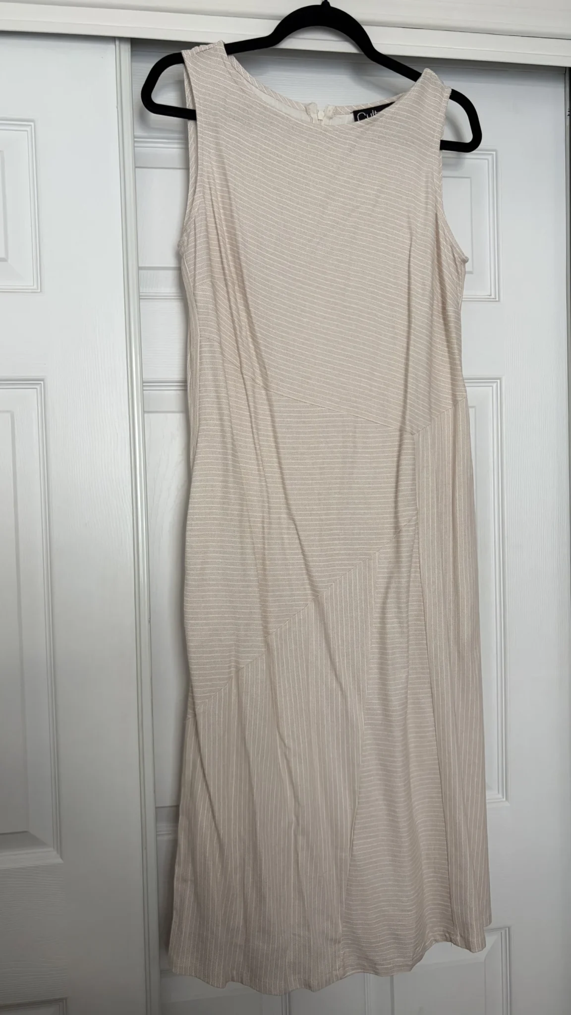 Featured image for Long linen-effect dress
