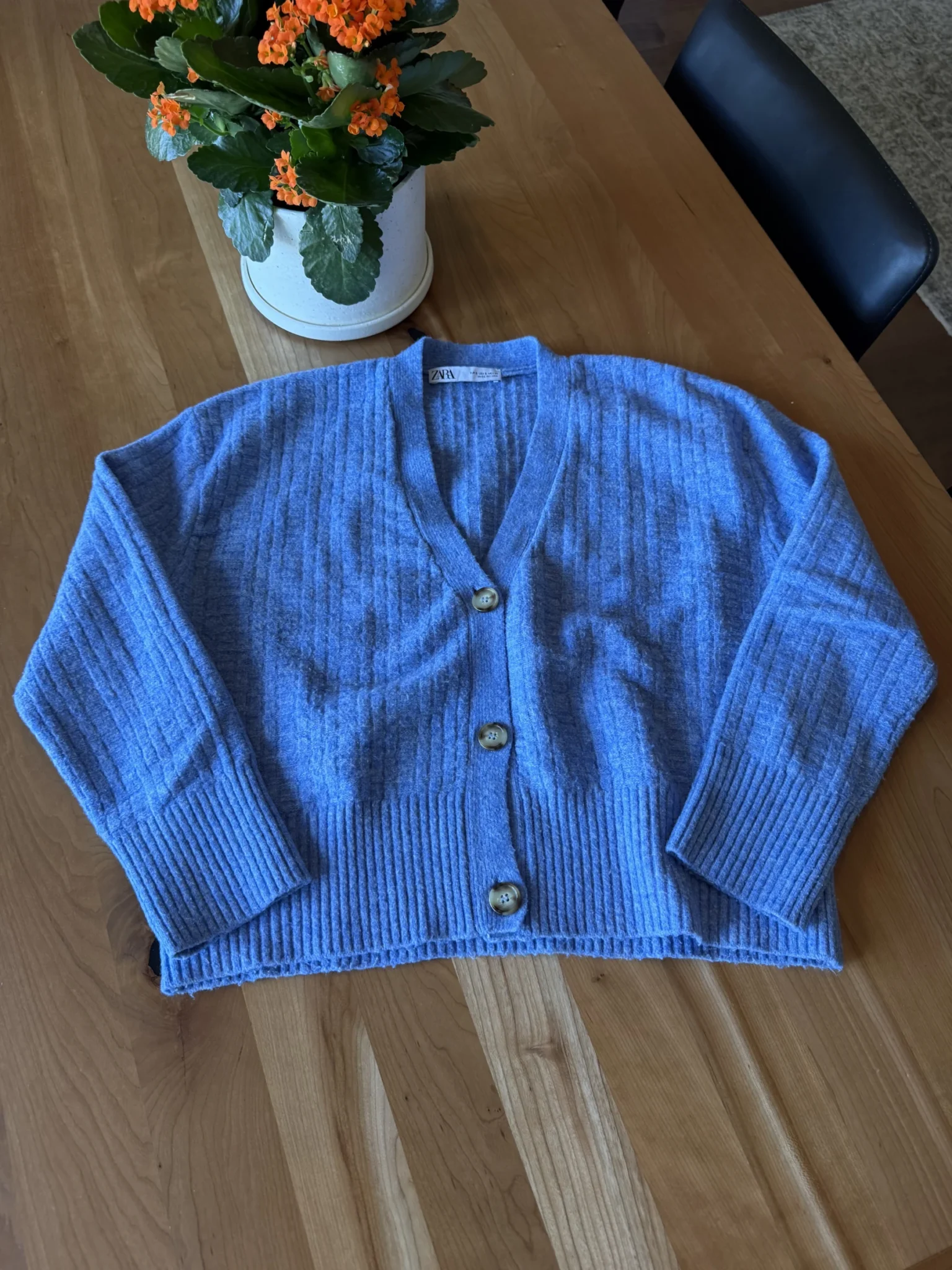 Featured image for Cardigan bleu Zara