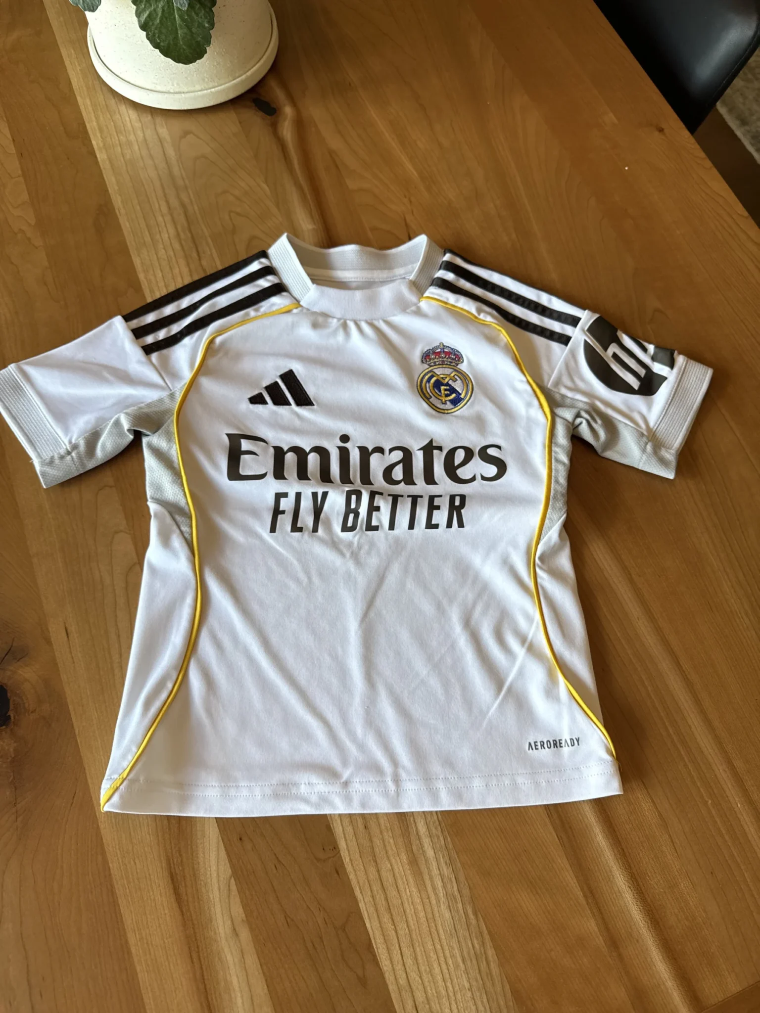 Featured image for Chandail de soccer blanc