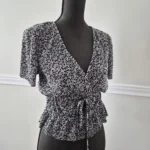 Featured thumbnail for Cross-over top with a pattern