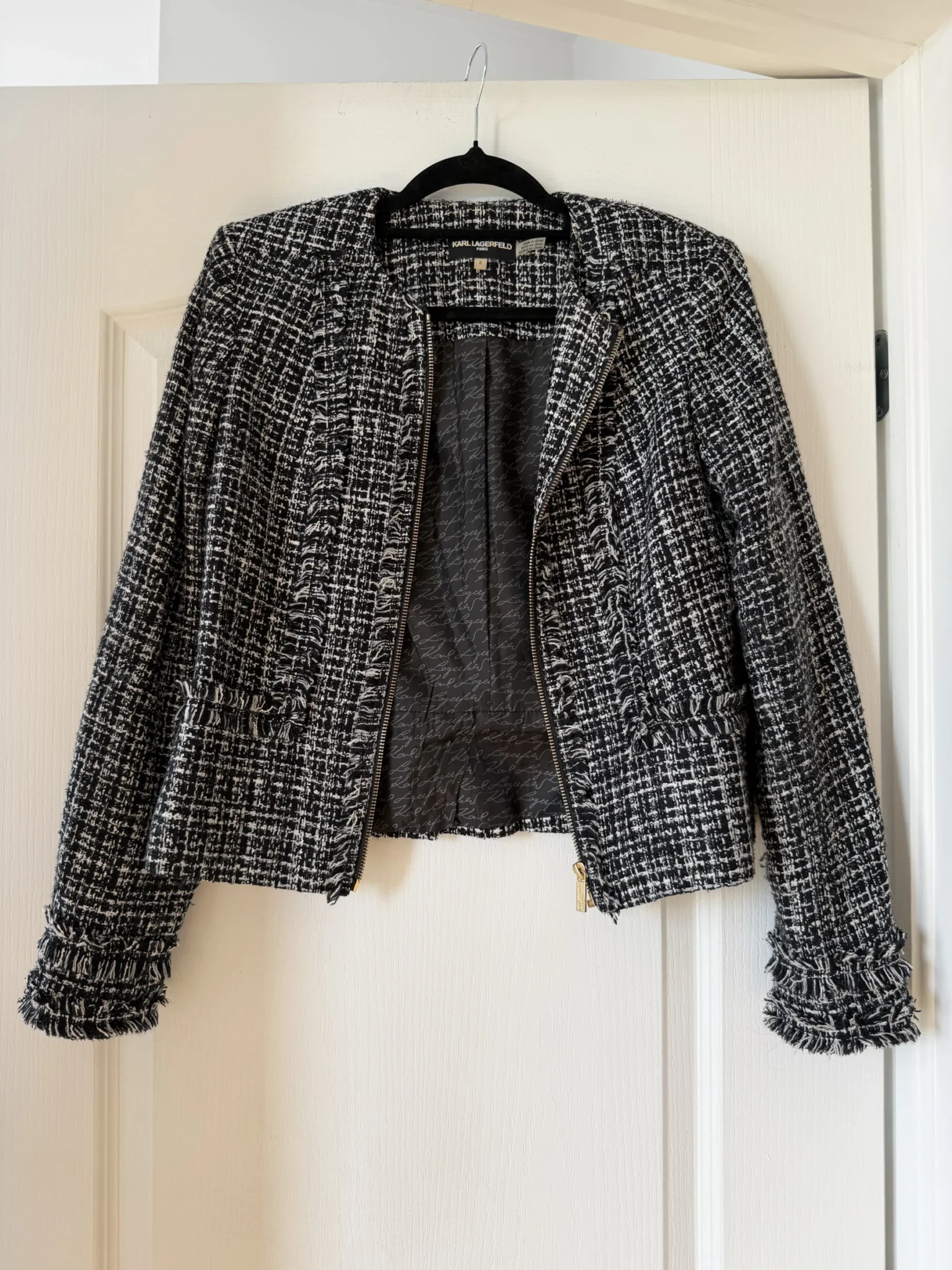 Featured image for Veste Karl Lagerfeld en tweed noir et blanche