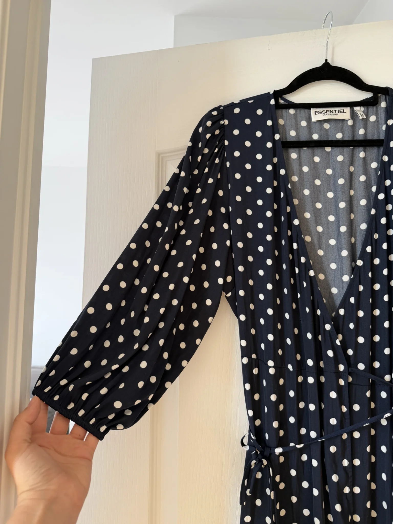 Image for Robe Essentiel Antwerp à pois bleu marine / blanc taille 40 FR