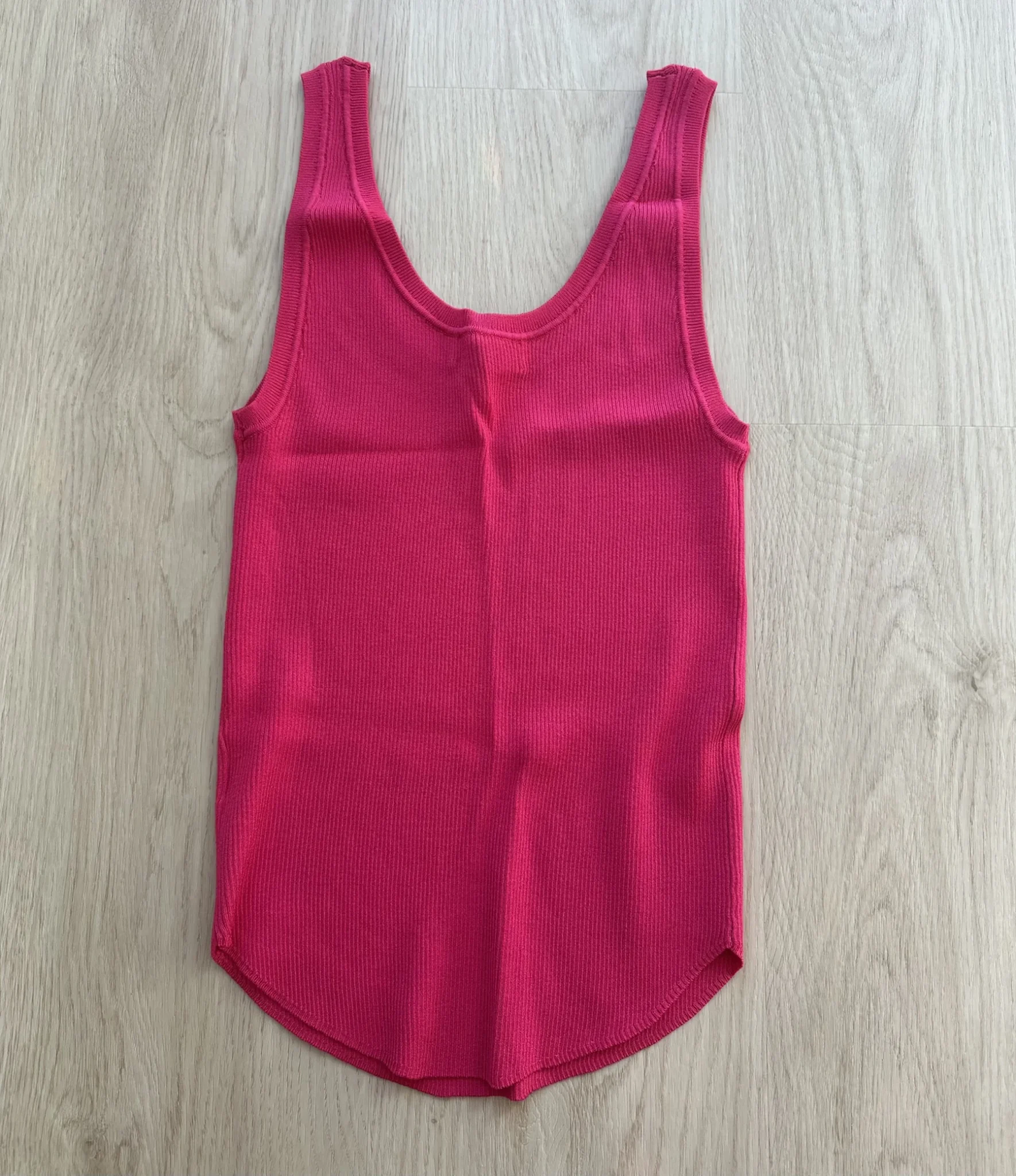 Image for Babaton Gallatin Tank Pink XS
