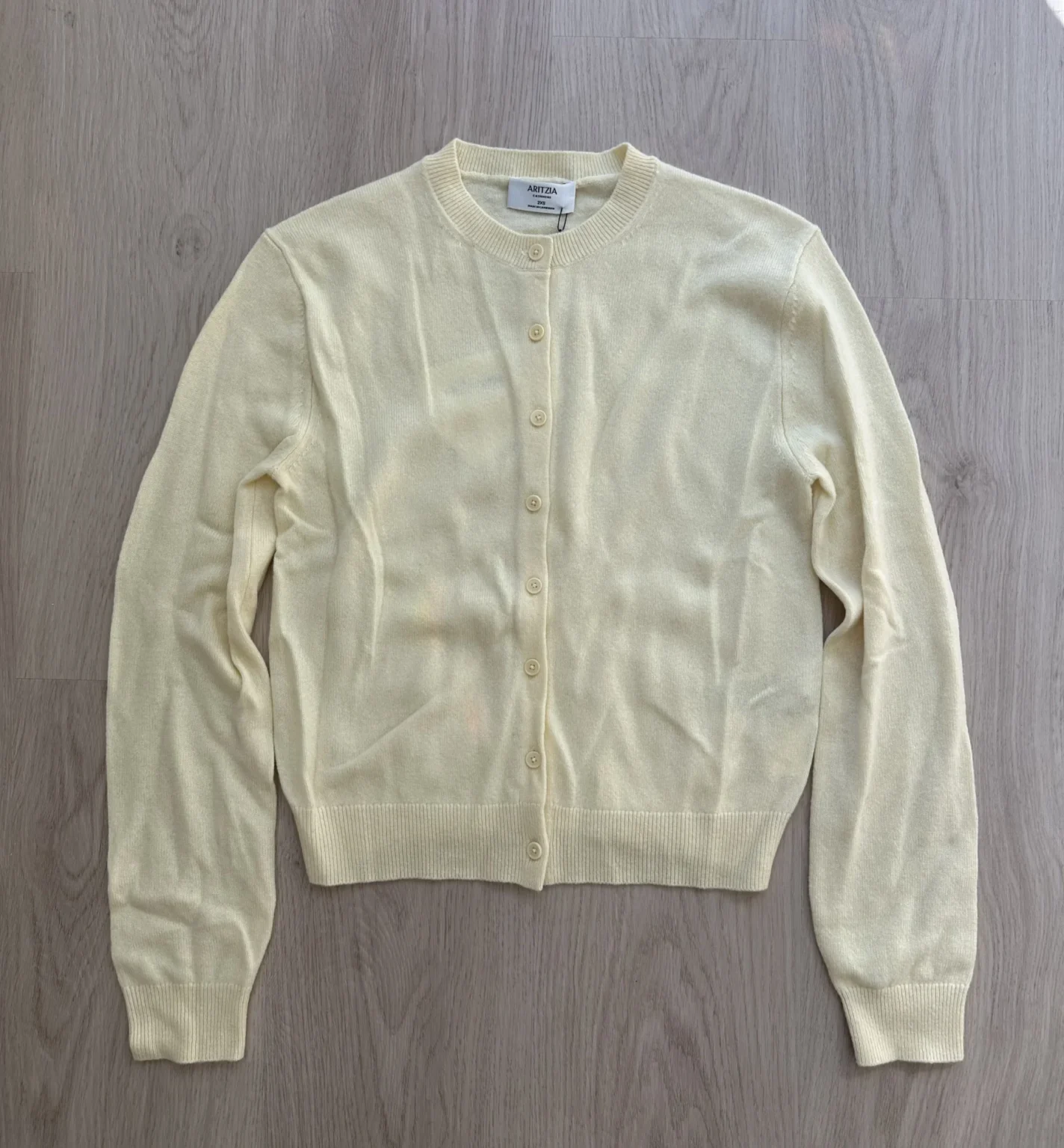 Featured image for Aritzia Cashmere Crew Cardigan 2XS