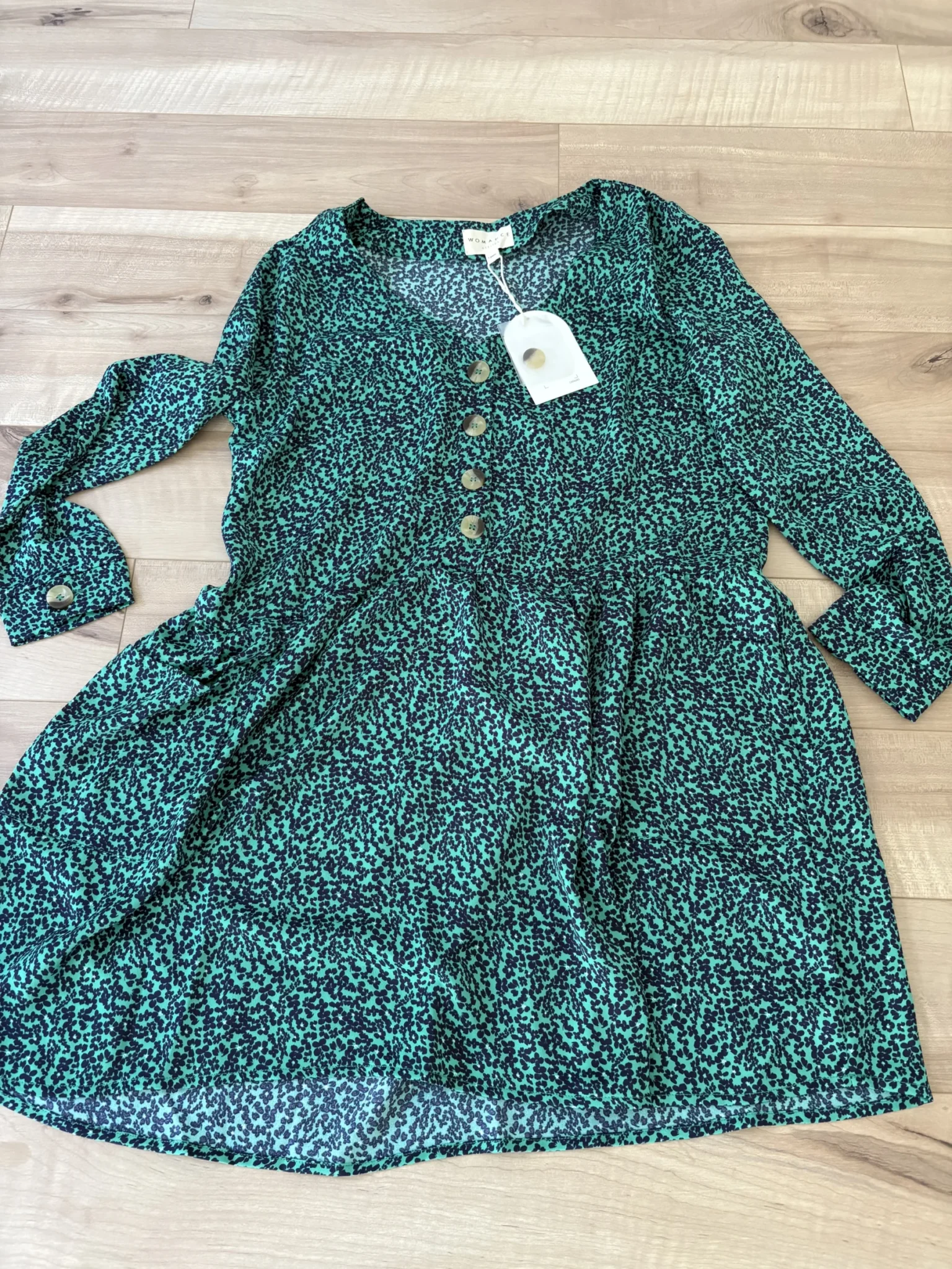Featured image for Belle robe womance neuve