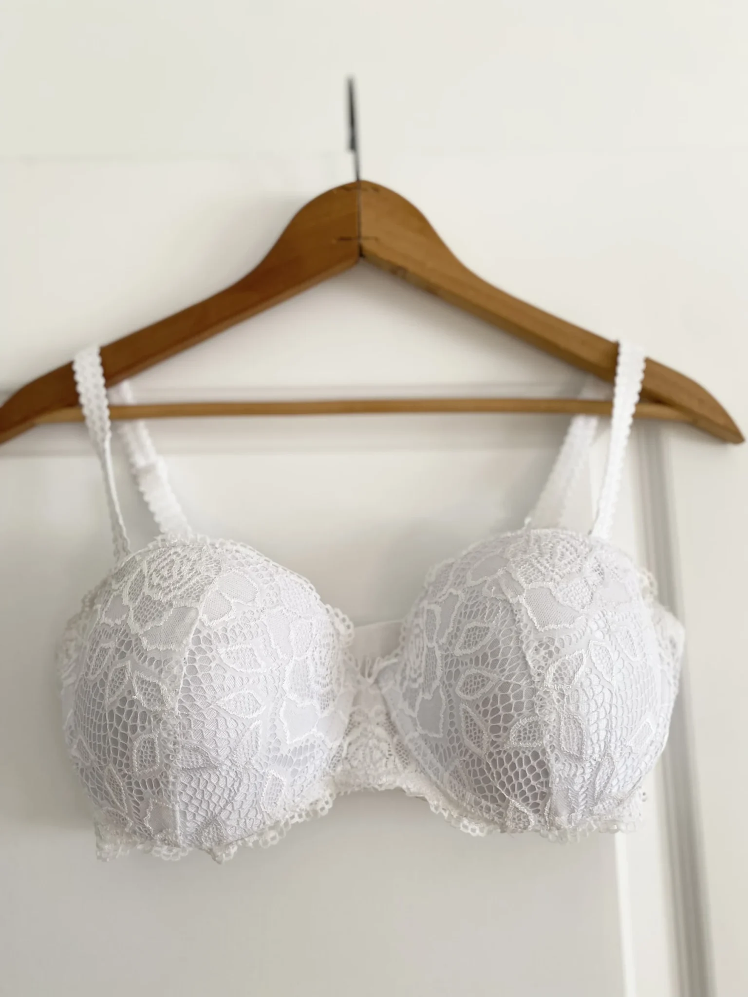 Image for 36C, removable straps