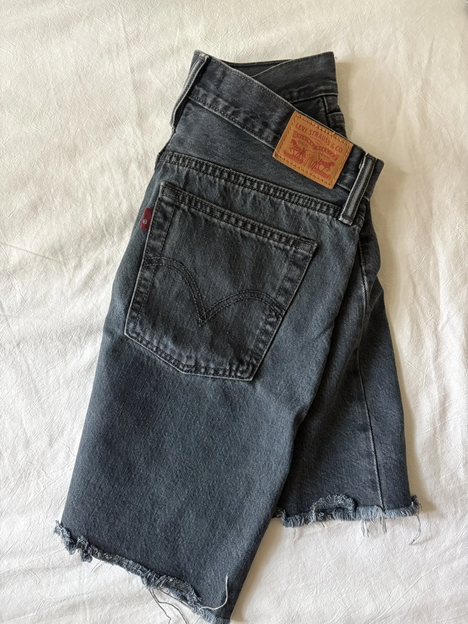 Featured image for Jupe en jeans Levis