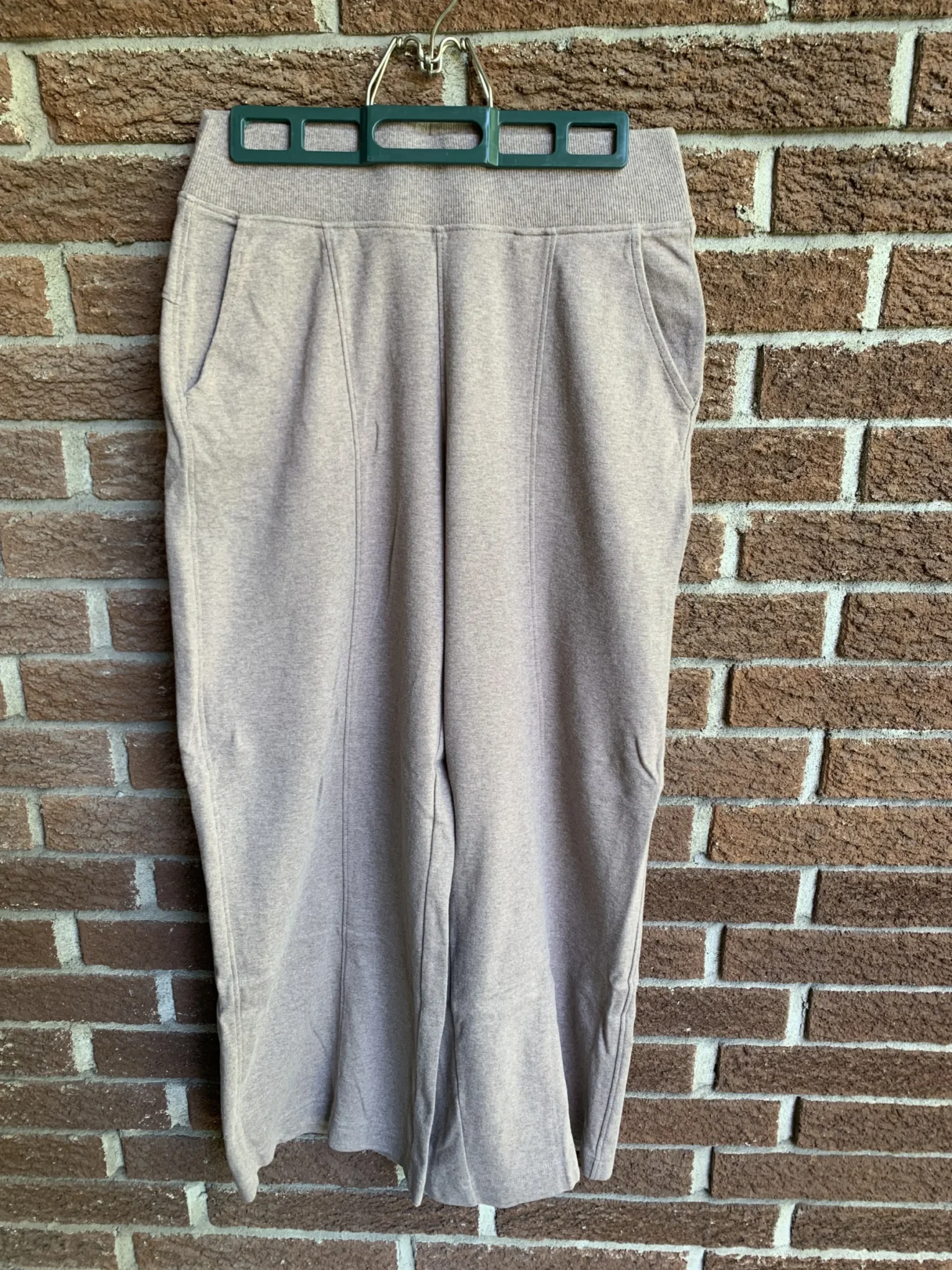Featured image for Pantalons Airplane pact
