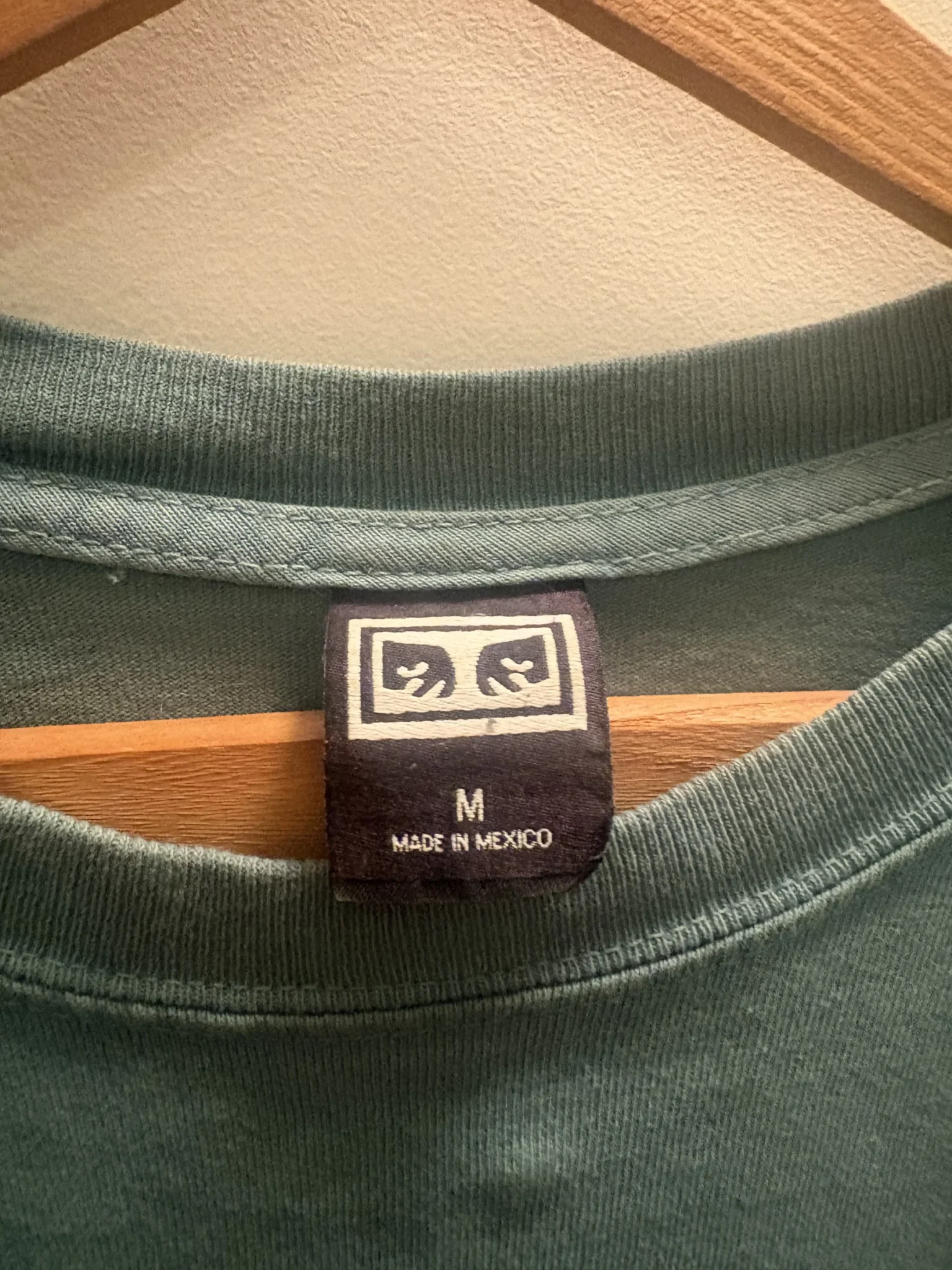 Image for T-shirt Obey  M