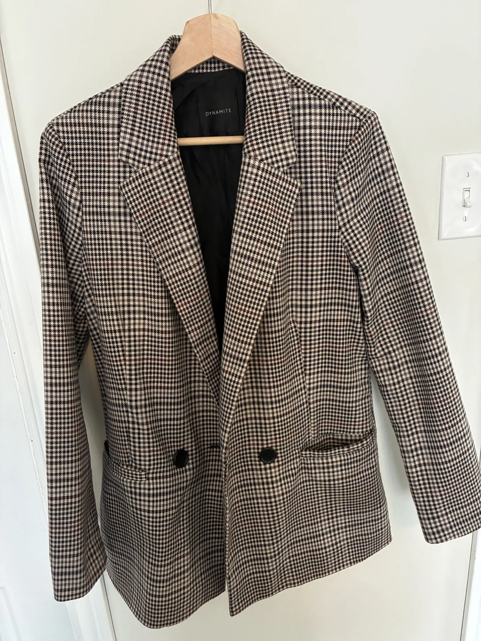 Featured image for Blazer structuré à motifs pied-de-poule | Dynamite
