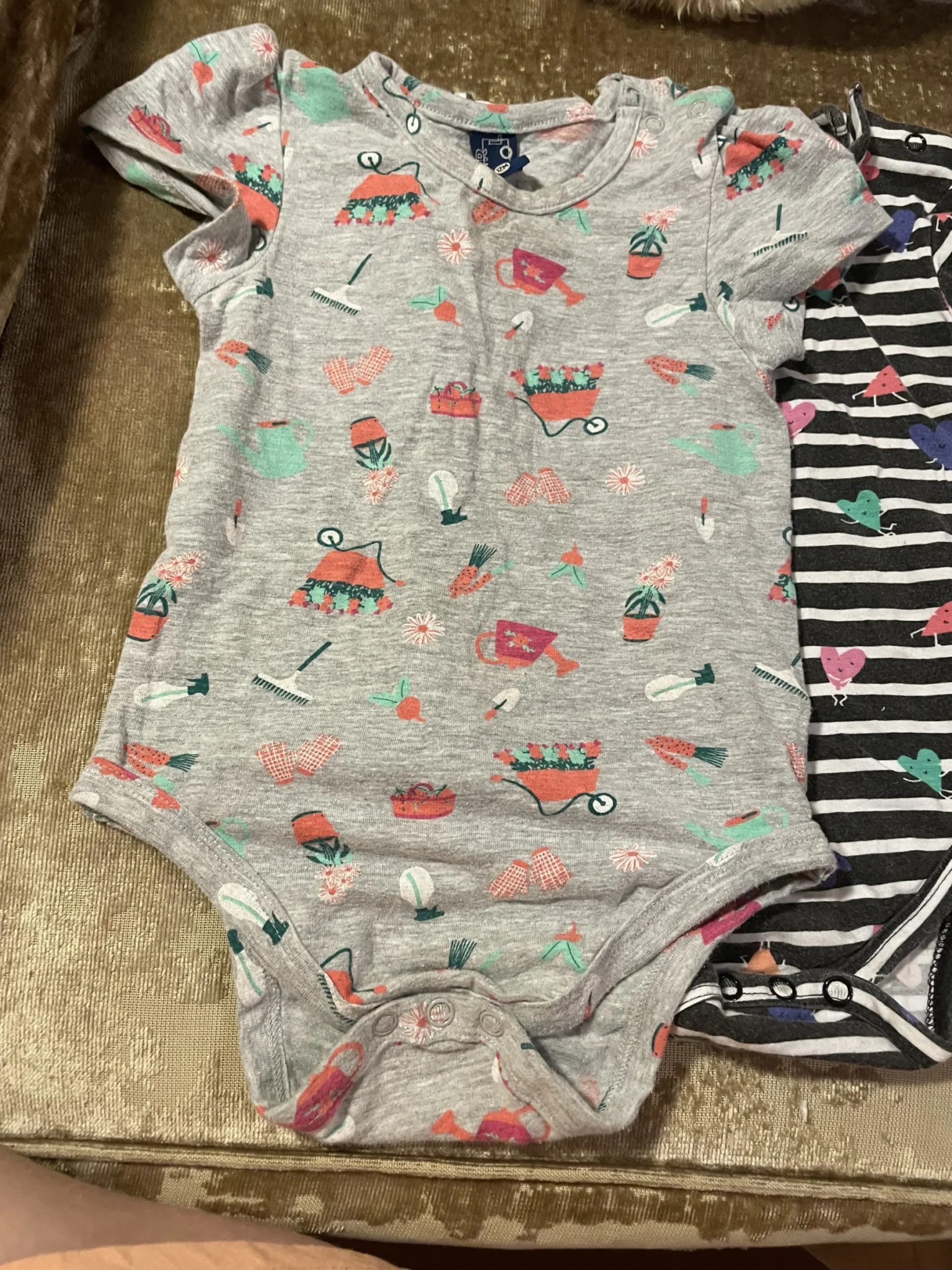 Featured image for 🌷 Girls’ romper suit, 12 months, Gardening