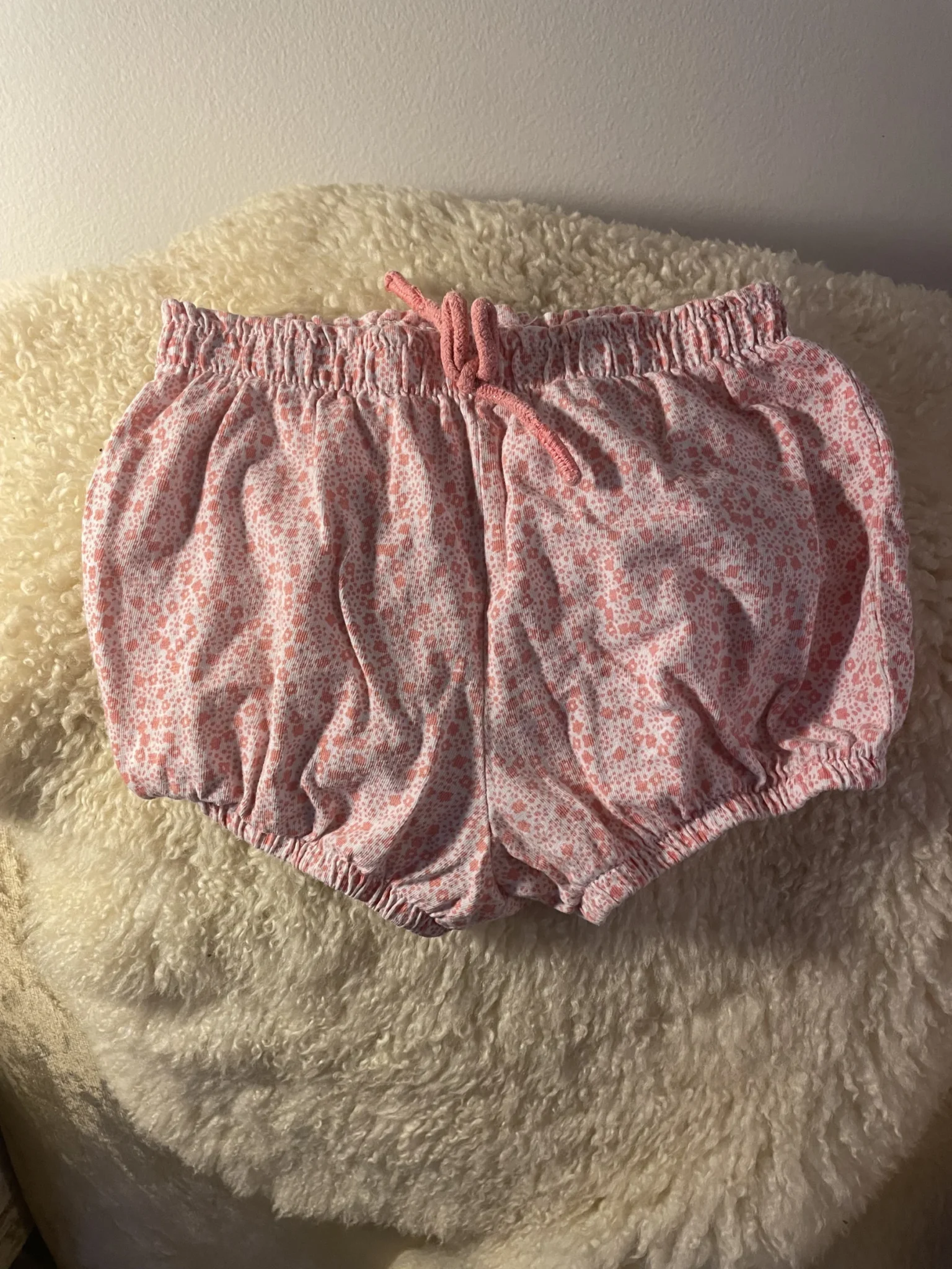 Featured image for Pink shorts, 12–18 months