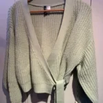 Featured thumbnail for Cardigan vert tendre