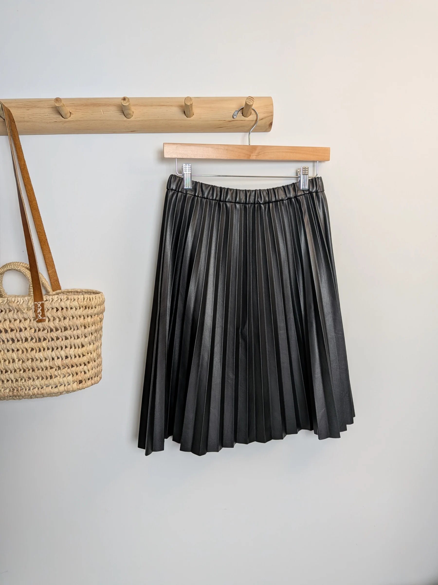 🖤 Jupe plissée en faux cuir *Autre seconde main