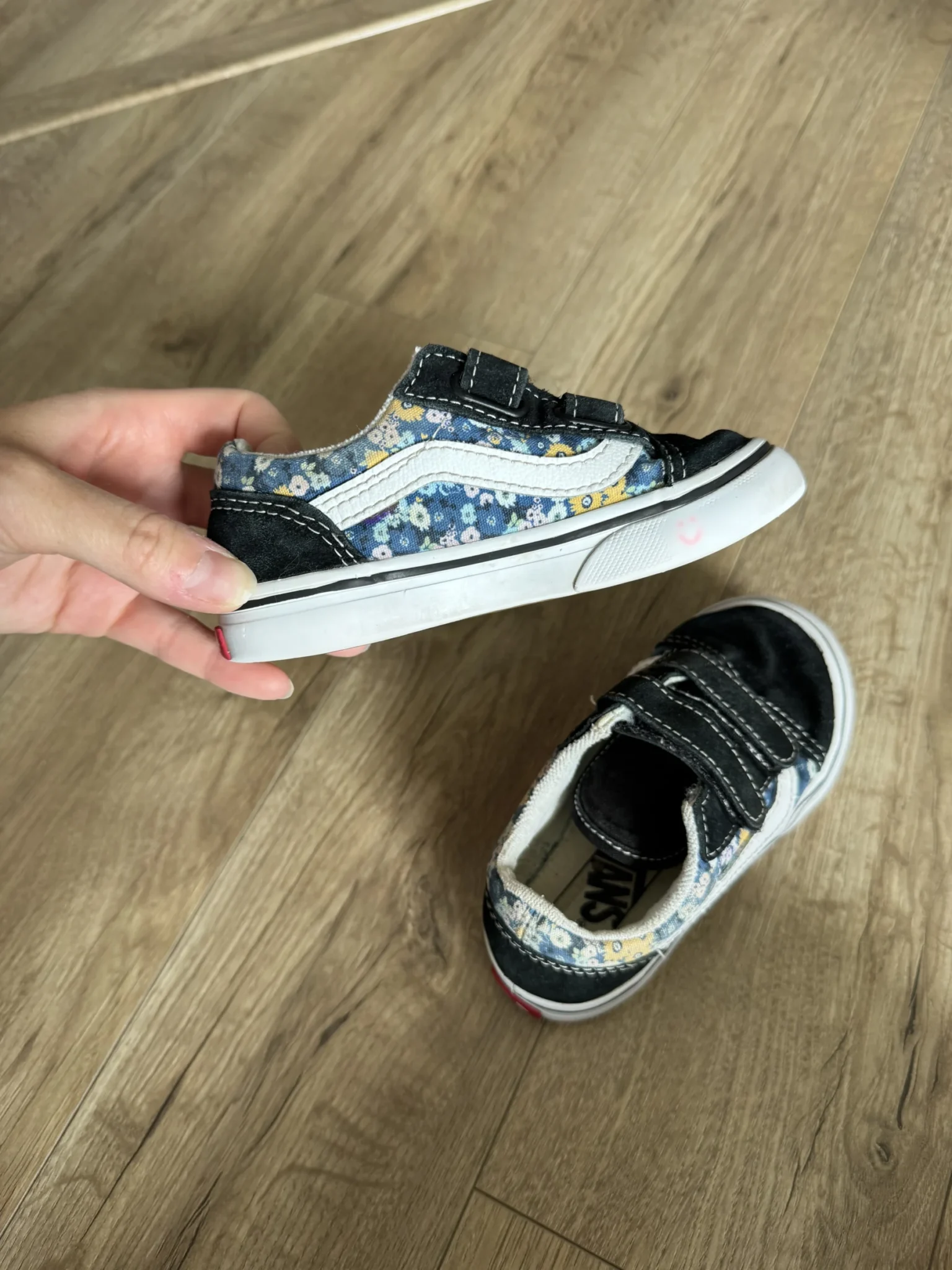Image for 8c - Chaussures Vans fleuries pour enfant