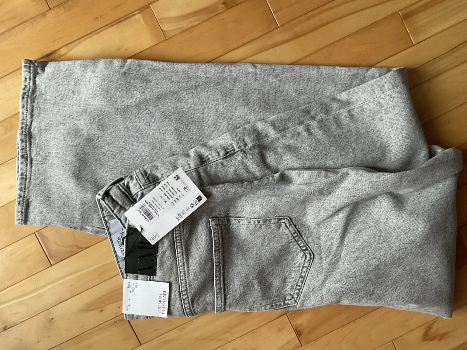 Featured image for Jeans gris verso mode jambe droite