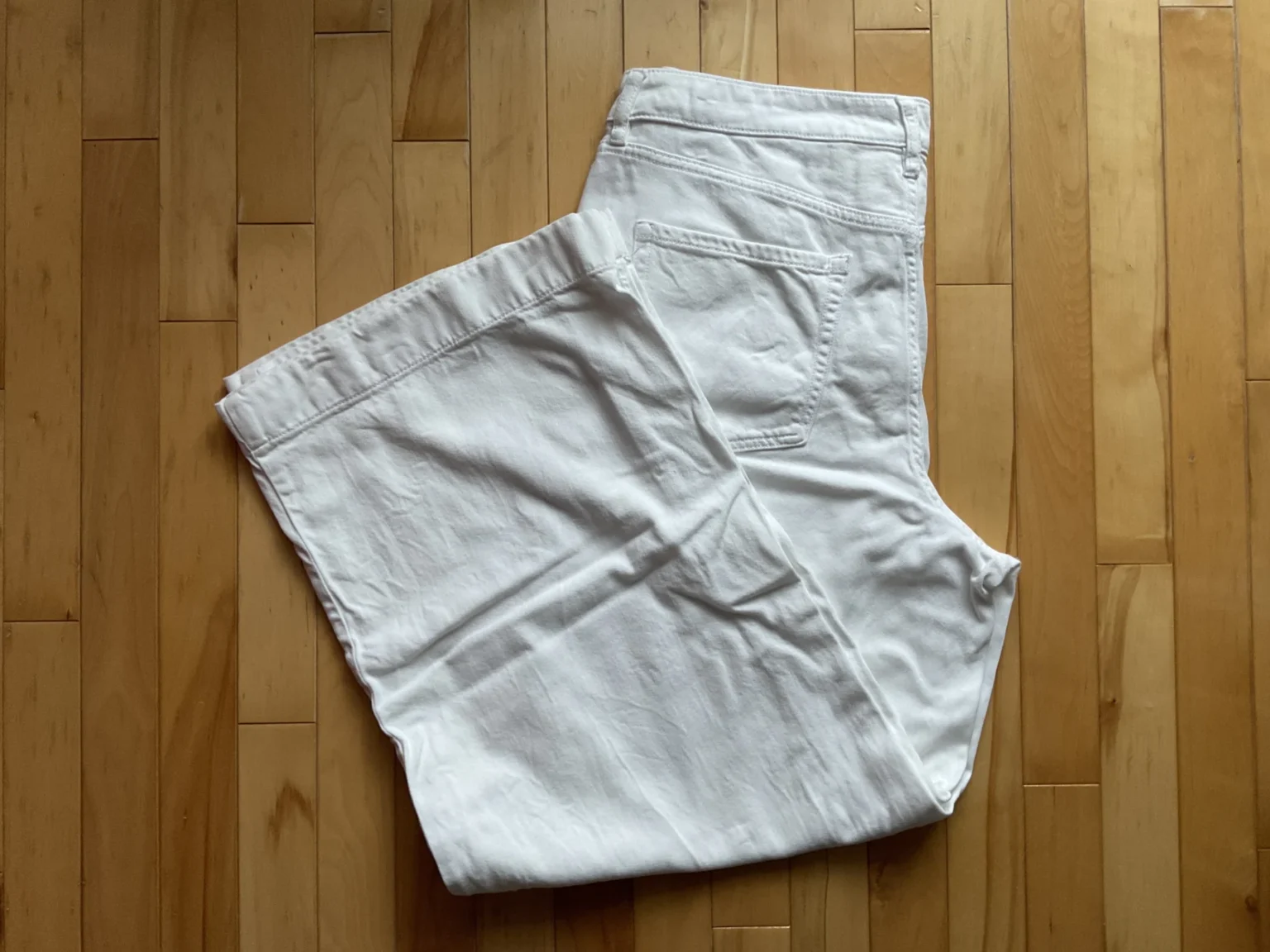 Featured image for Jeans jambe large blanc