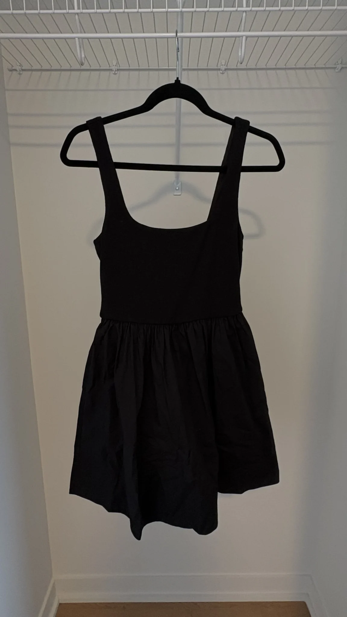 Featured image for Robe noire Dynamite