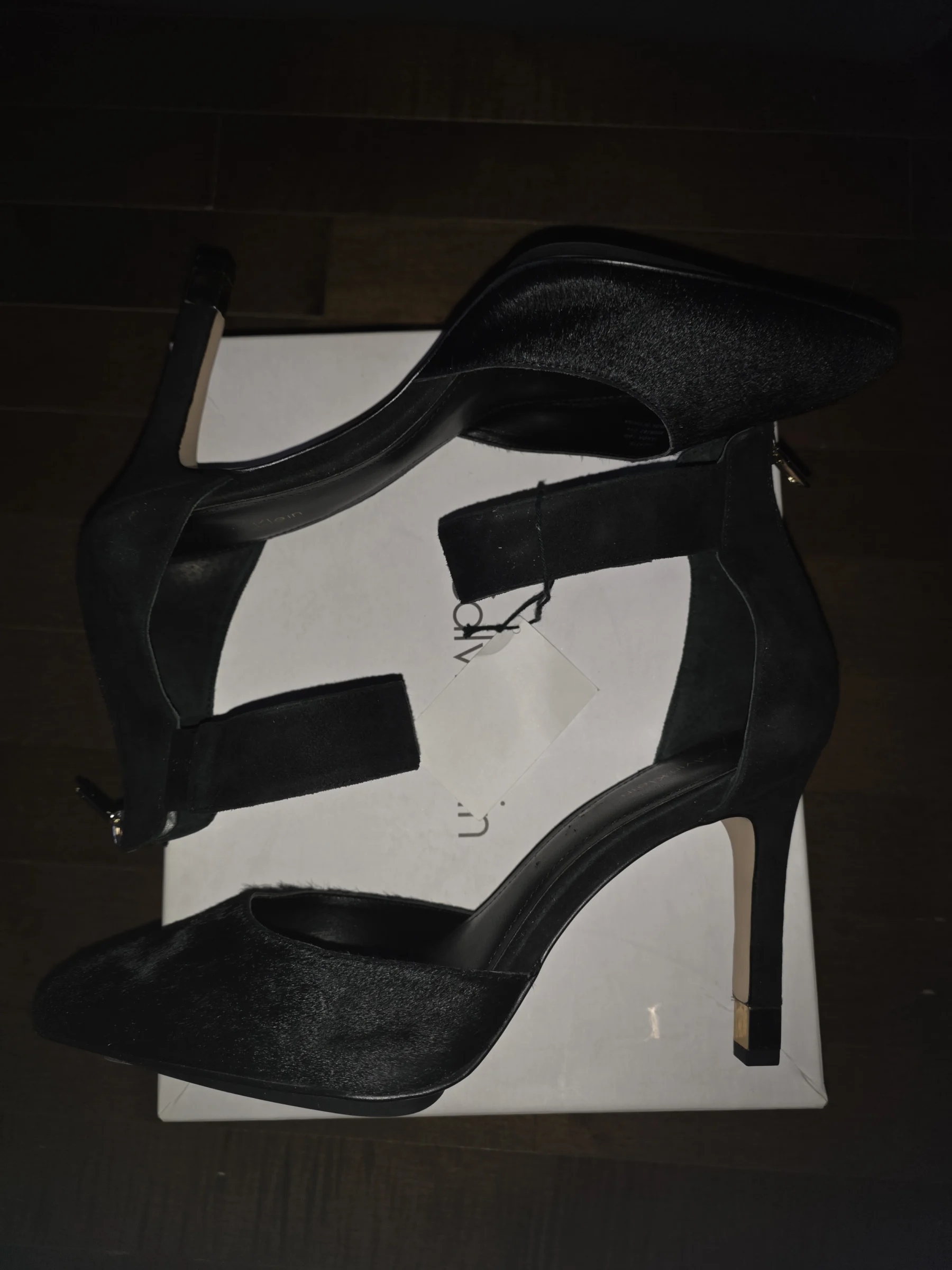 Escarpins Calvin Klein en cuir de vache Calvin Klein seconde main