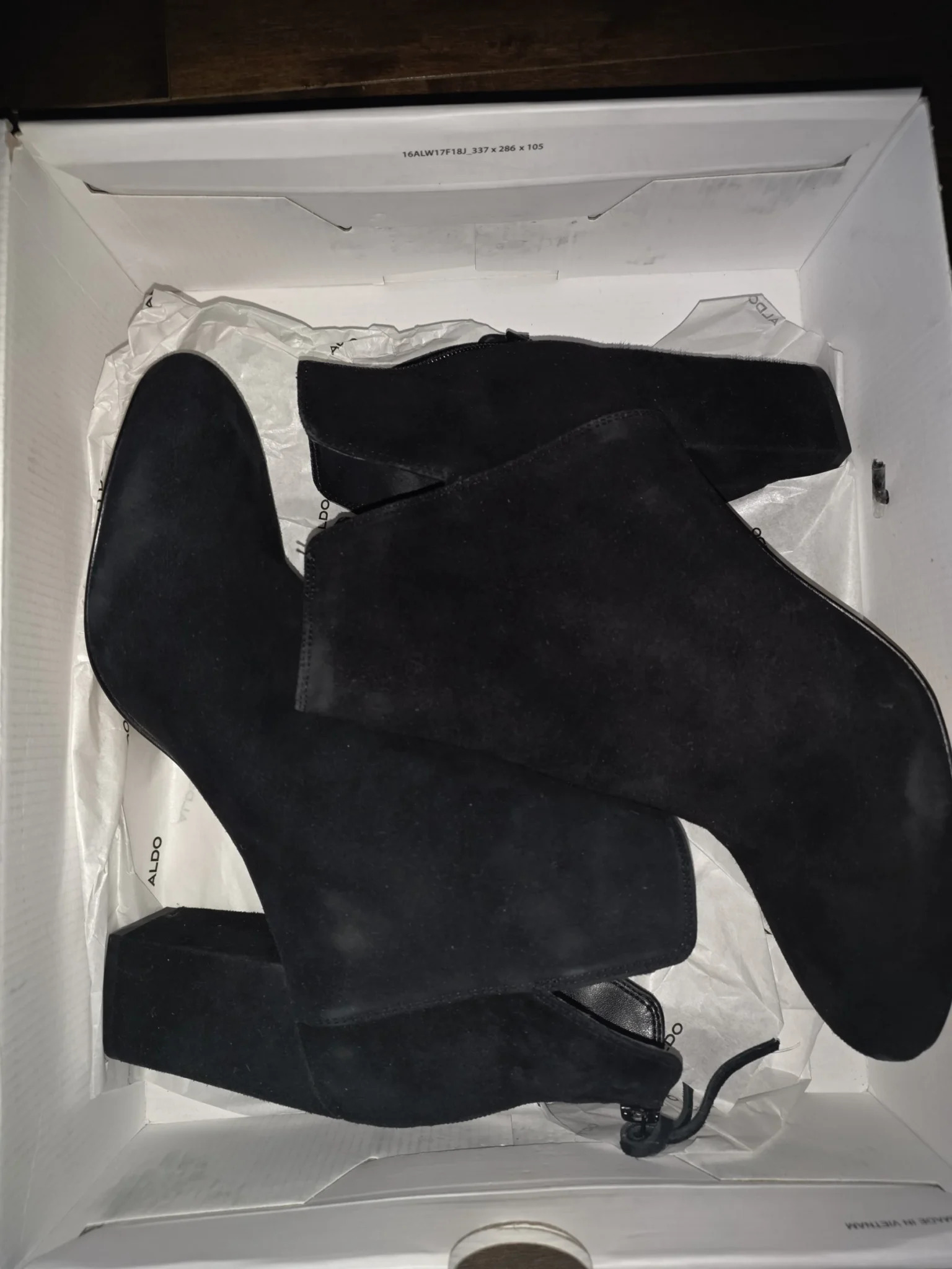 Image for Bottines en daim